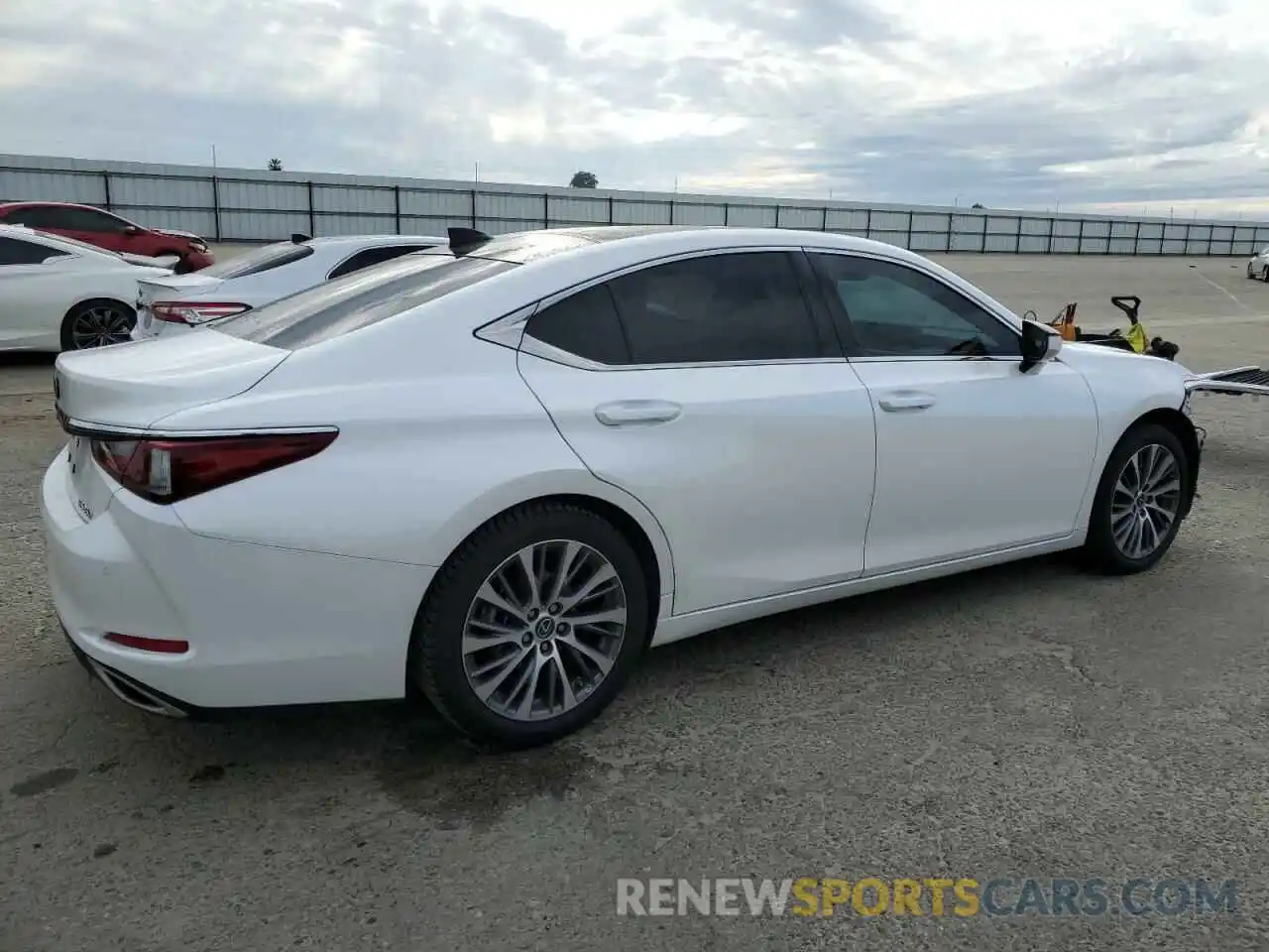 3 Photograph of a damaged car 58ADZ1B10LU059537 LEXUS ES350 2020