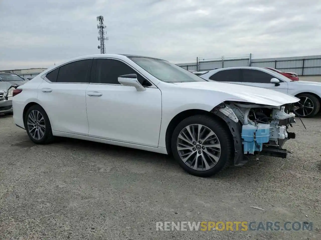 4 Photograph of a damaged car 58ADZ1B10LU059537 LEXUS ES350 2020