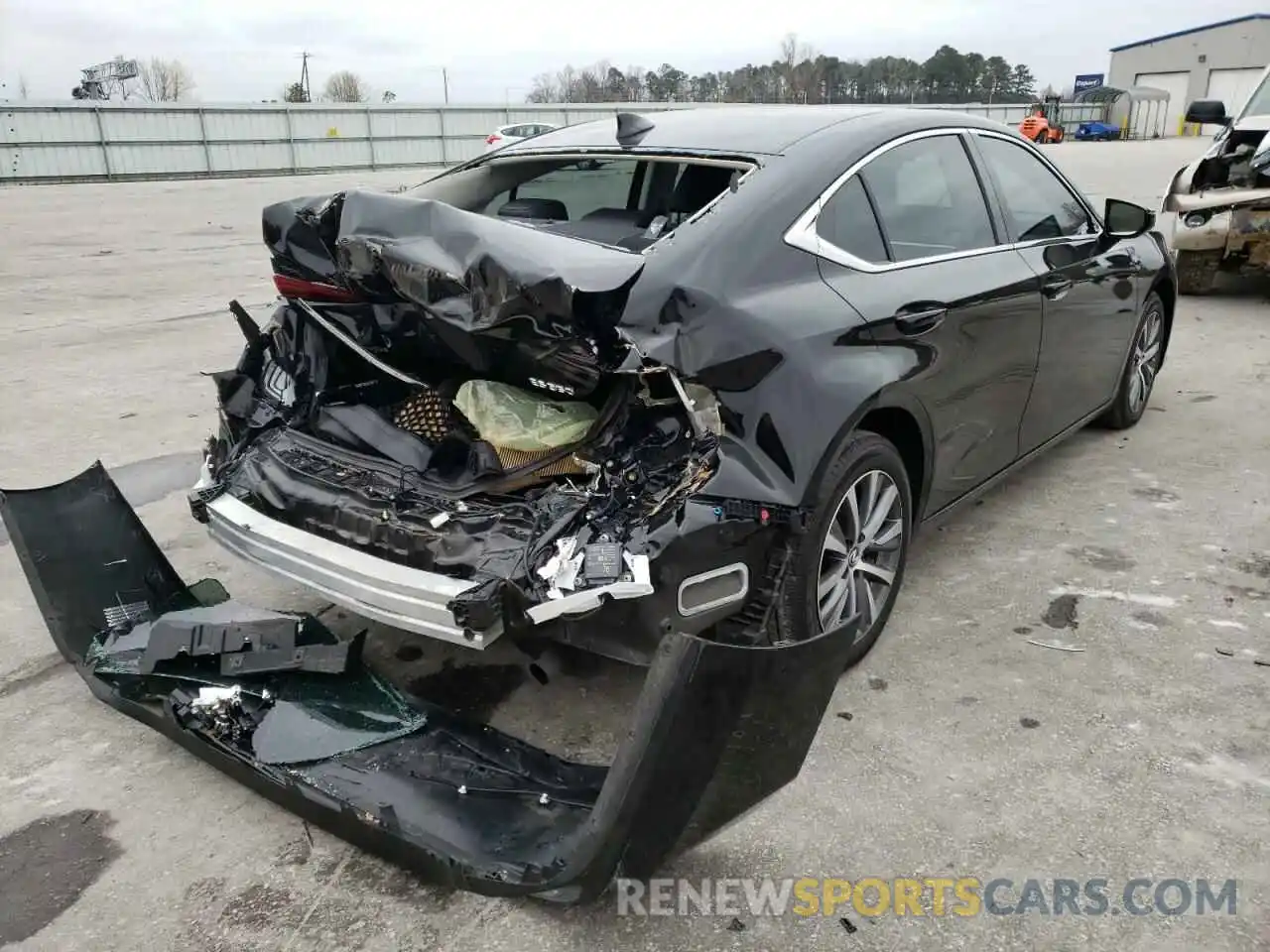 4 Photograph of a damaged car 58ADZ1B10LU072188 LEXUS ES350 2020