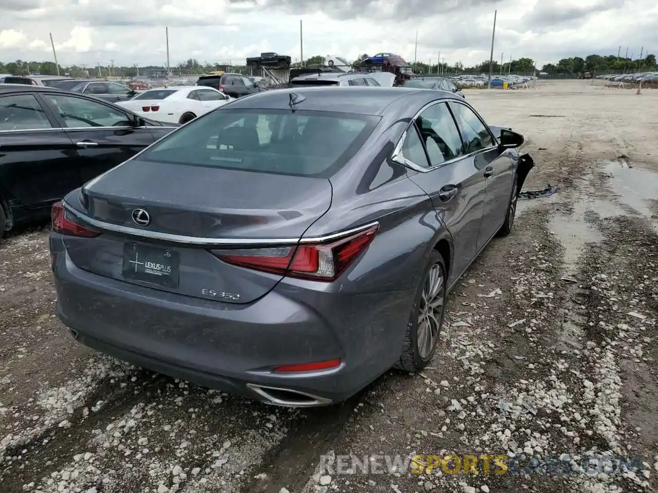 4 Photograph of a damaged car 58ADZ1B10LU078461 LEXUS ES350 2020