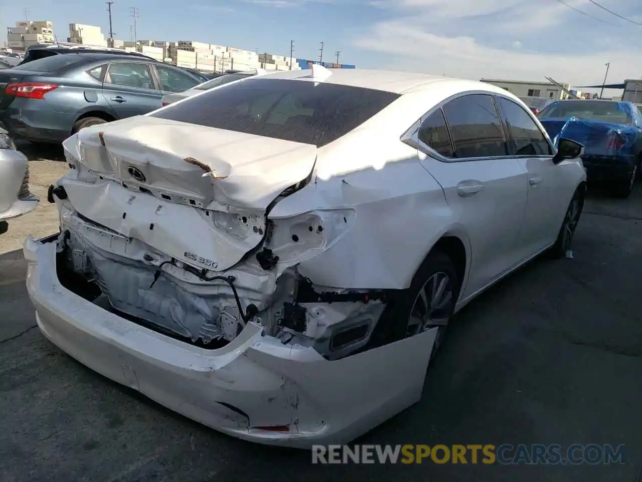 4 Photograph of a damaged car 58ADZ1B11LU056548 LEXUS ES350 2020