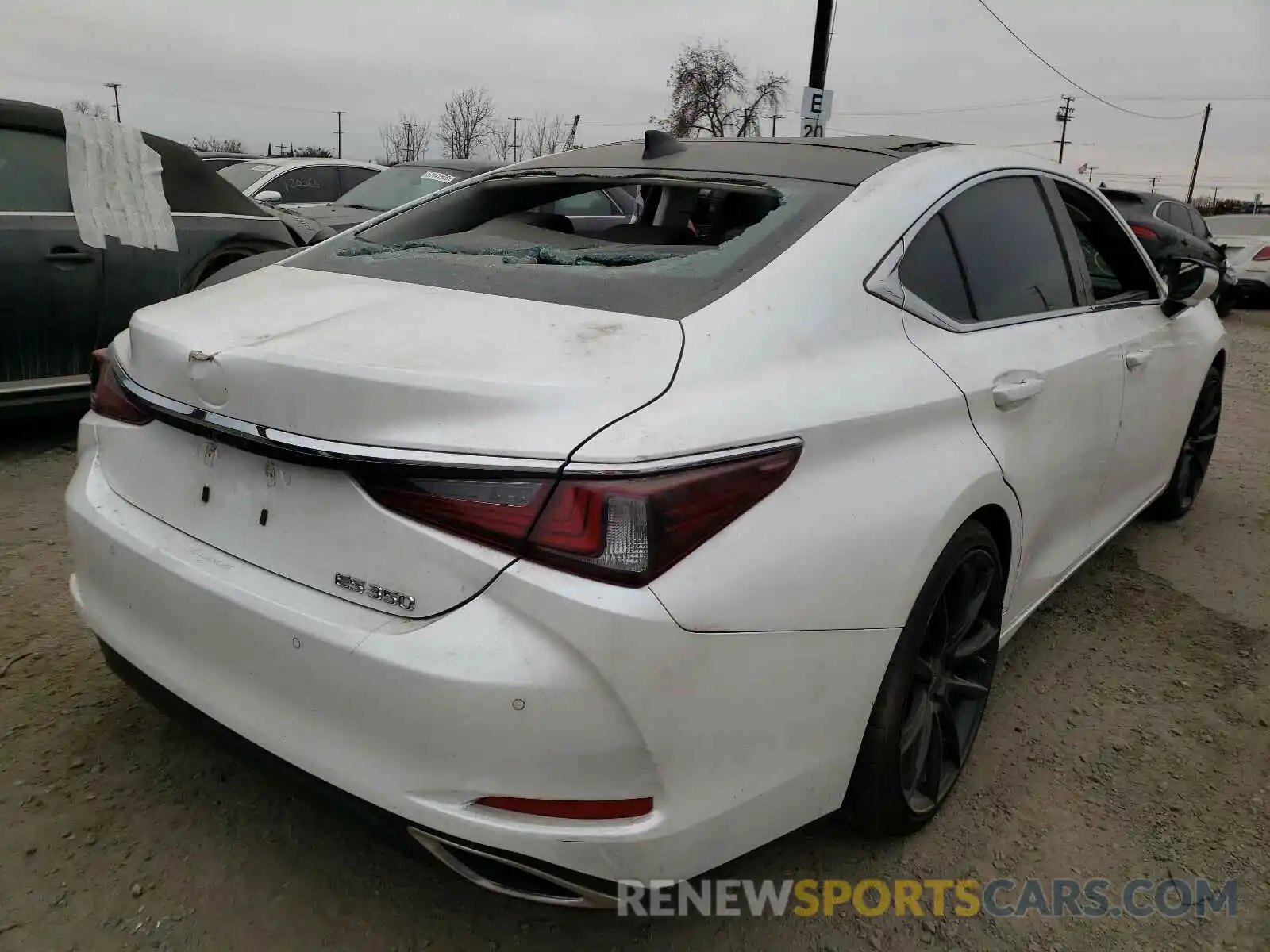 4 Photograph of a damaged car 58ADZ1B11LU060115 LEXUS ES350 2020