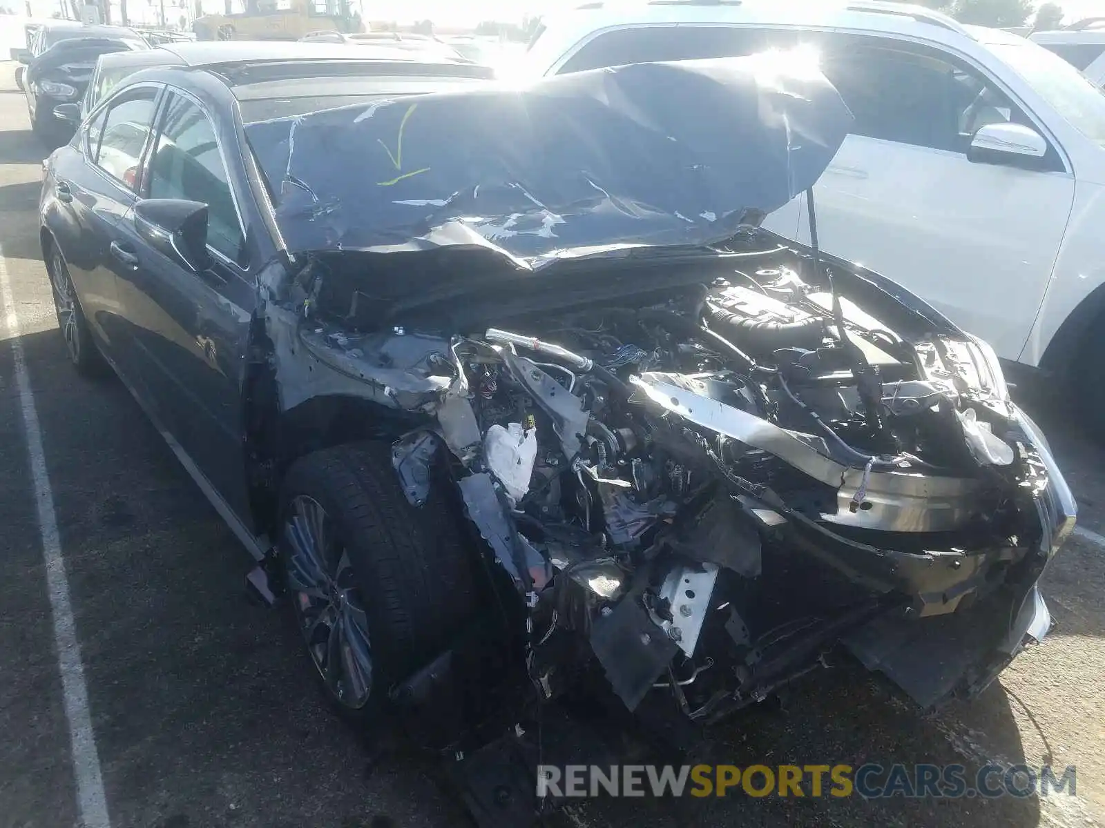 1 Photograph of a damaged car 58ADZ1B11LU061863 LEXUS ES350 2020