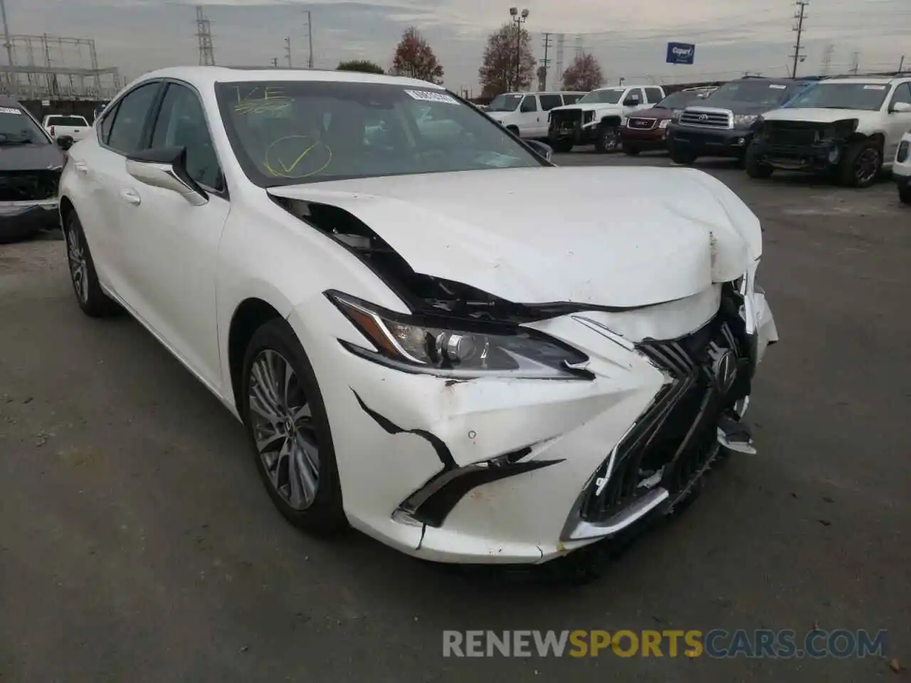 1 Photograph of a damaged car 58ADZ1B11LU065976 LEXUS ES350 2020