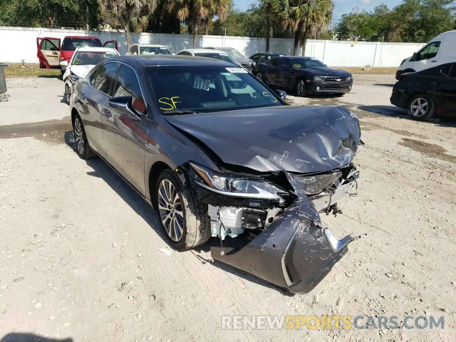 1 Photograph of a damaged car 58ADZ1B11LU081238 LEXUS ES350 2020