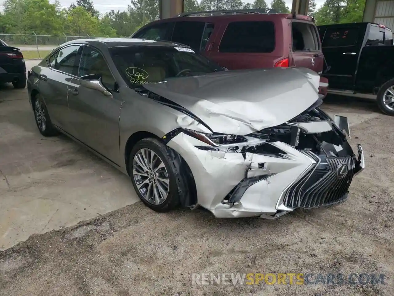 1 Photograph of a damaged car 58ADZ1B12LU067476 LEXUS ES350 2020