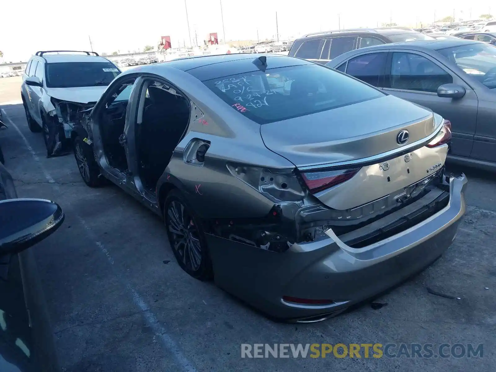 3 Photograph of a damaged car 58ADZ1B12LU076212 LEXUS ES350 2020