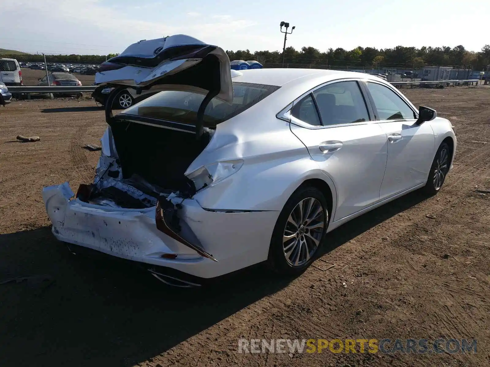 4 Photograph of a damaged car 58ADZ1B12LU080132 LEXUS ES350 2020