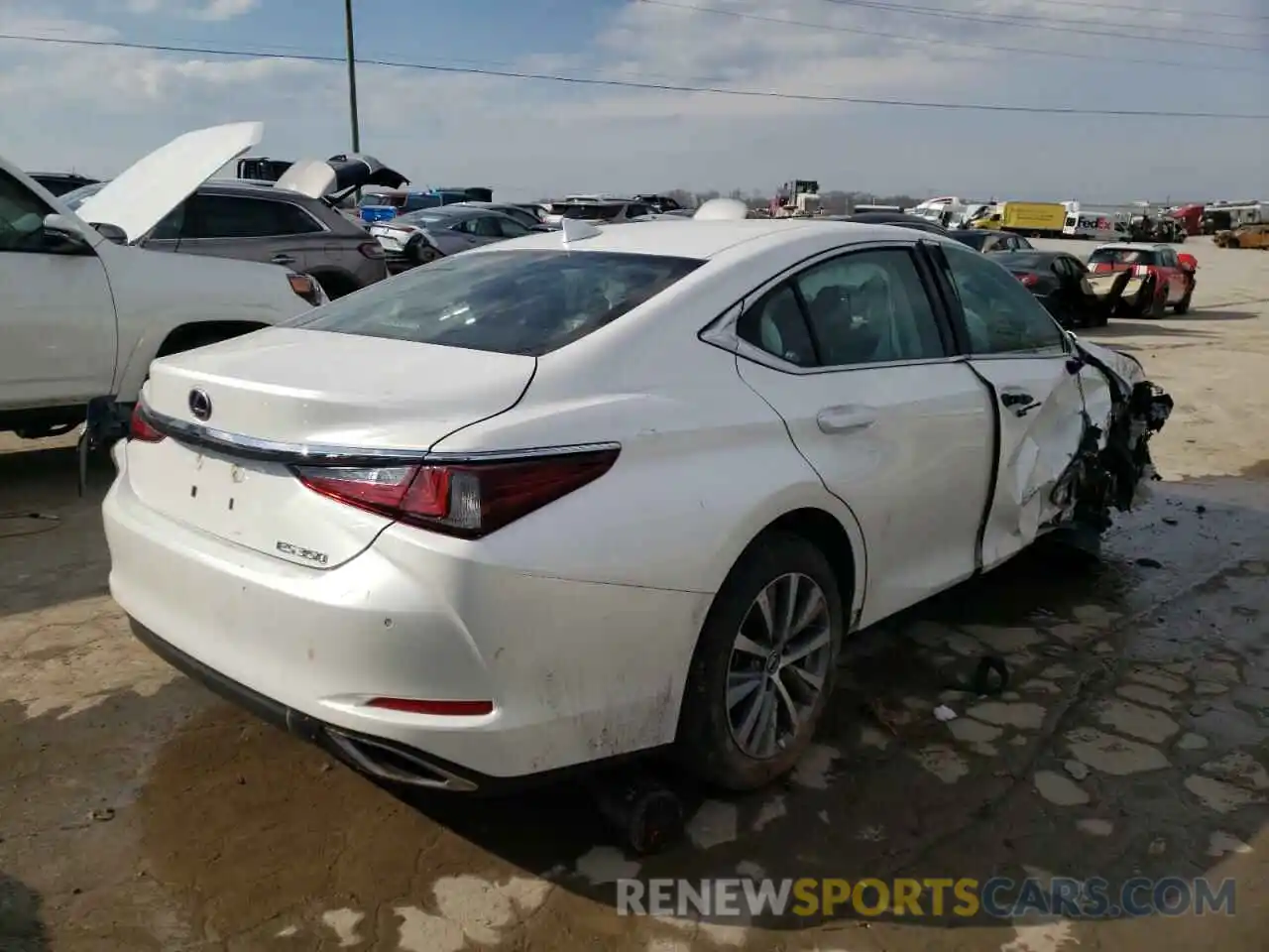 4 Photograph of a damaged car 58ADZ1B13LU054073 LEXUS ES350 2020