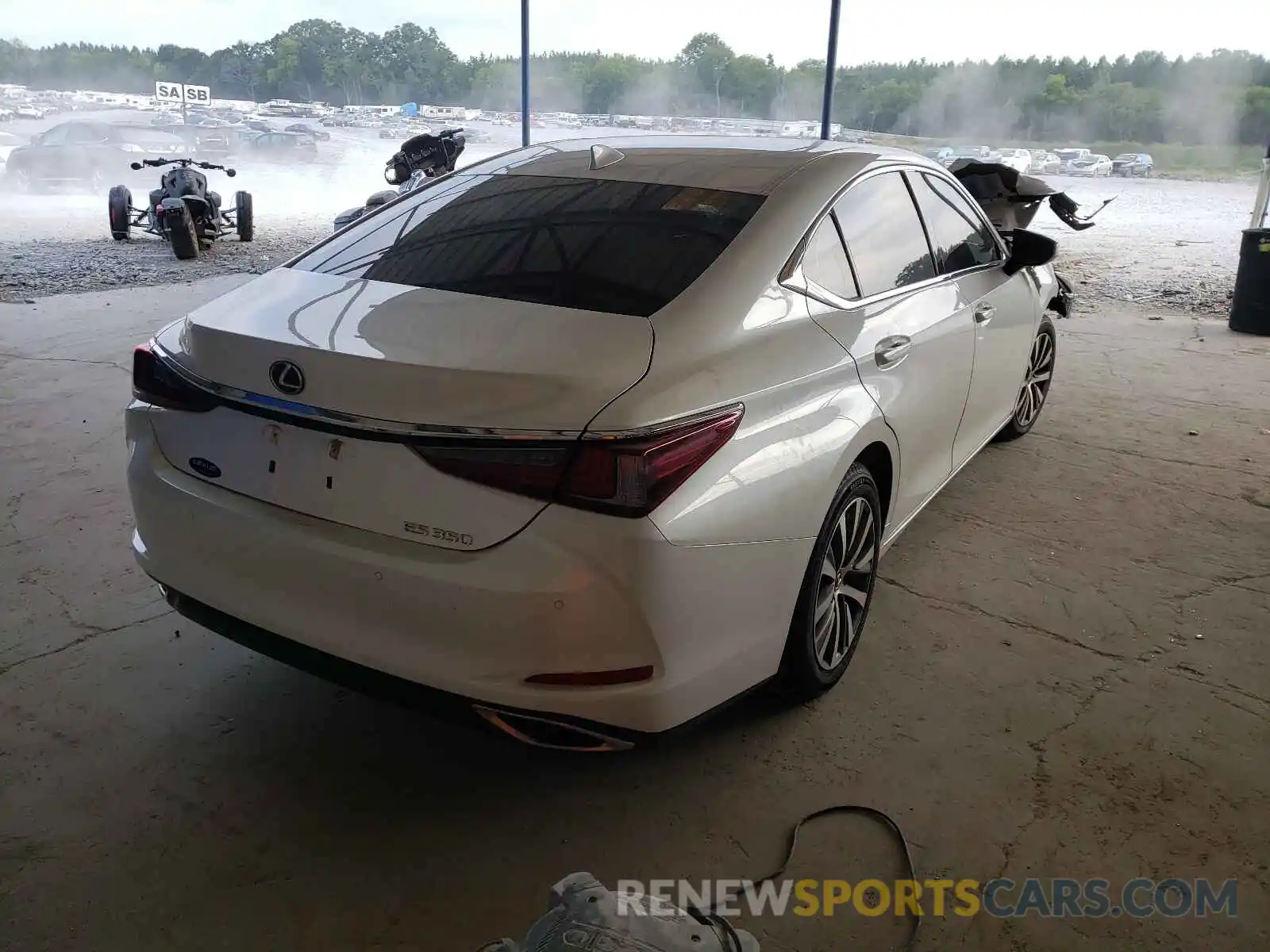 4 Photograph of a damaged car 58ADZ1B13LU057703 LEXUS ES350 2020