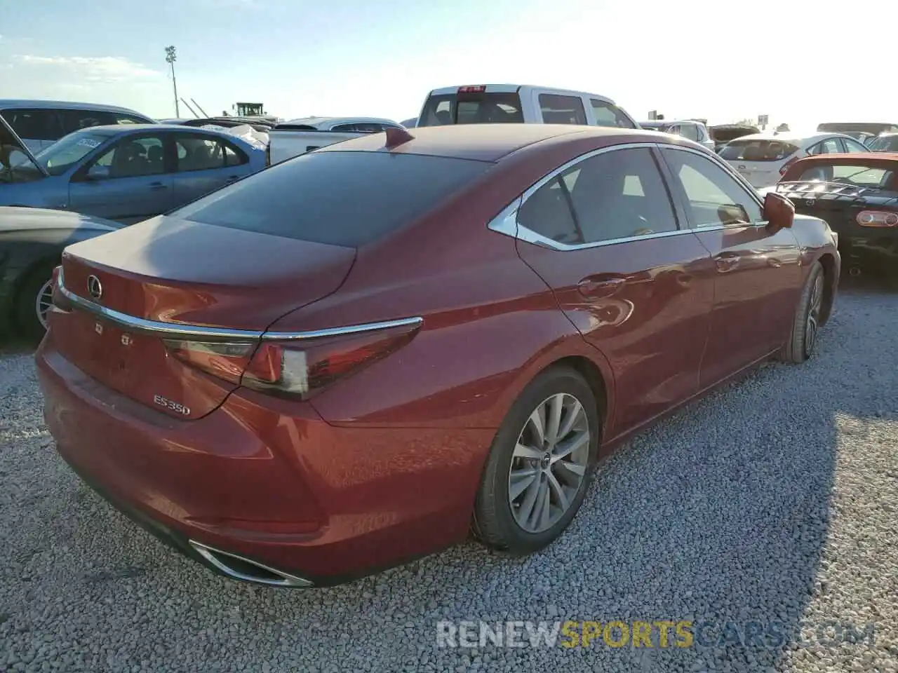 4 Photograph of a damaged car 58ADZ1B13LU062447 LEXUS ES350 2020