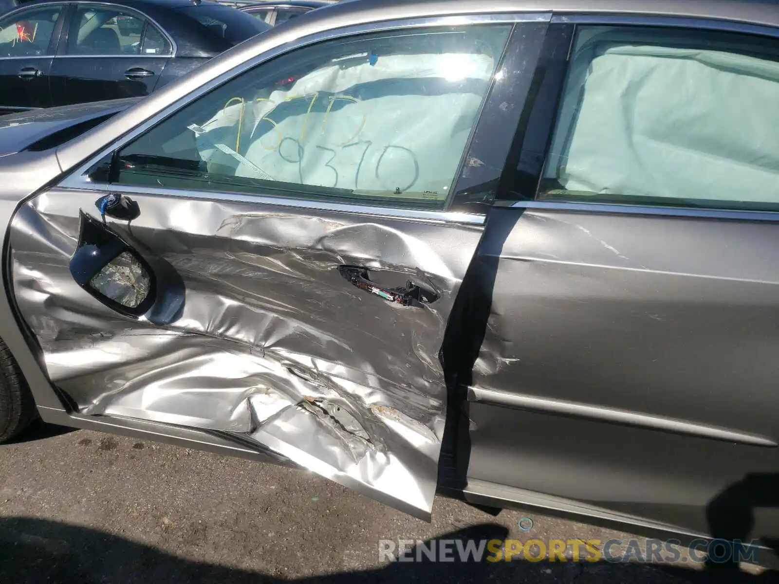 9 Photograph of a damaged car 58ADZ1B13LU070984 LEXUS ES350 2020