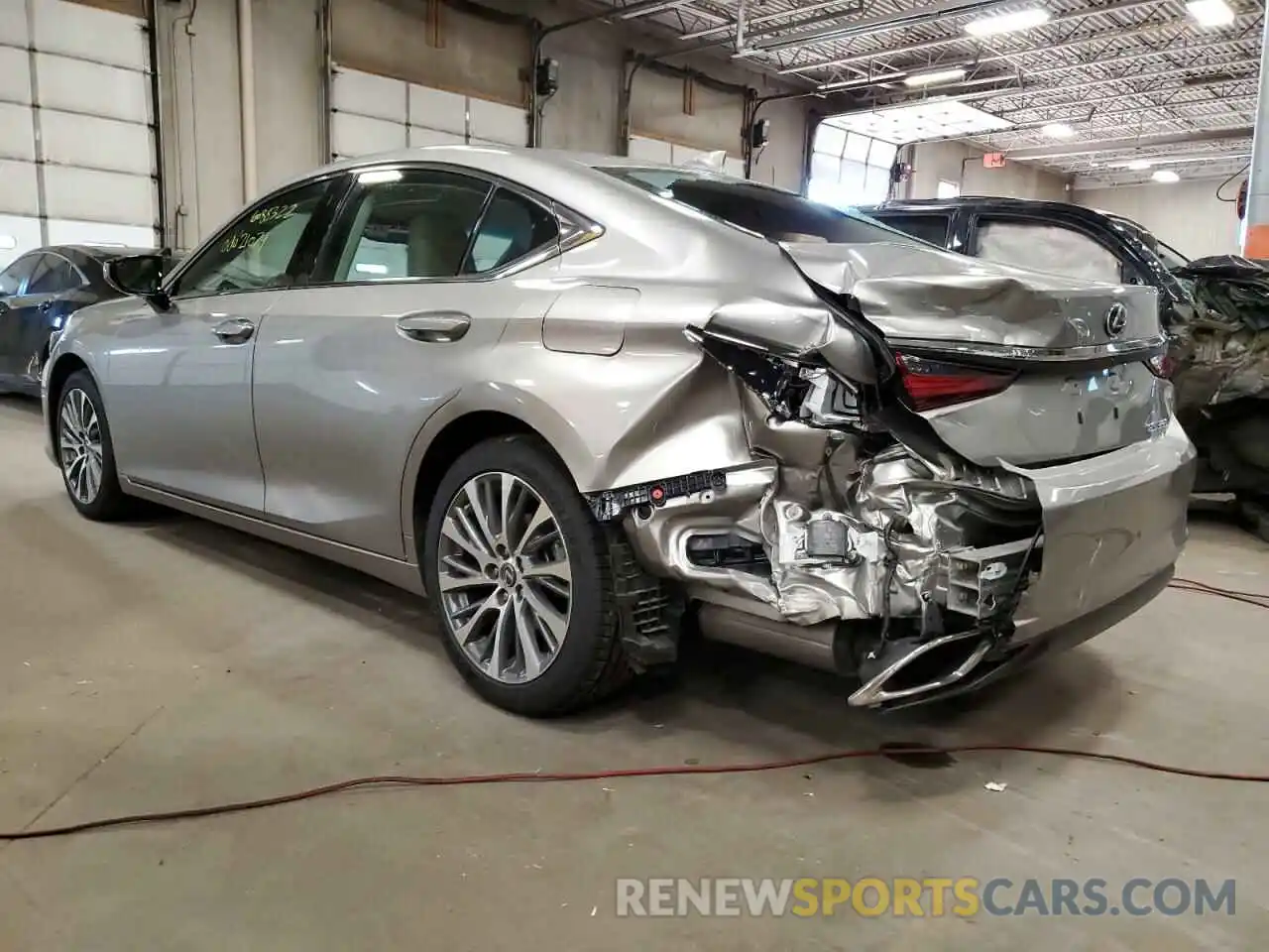 3 Photograph of a damaged car 58ADZ1B13LU076638 LEXUS ES350 2020