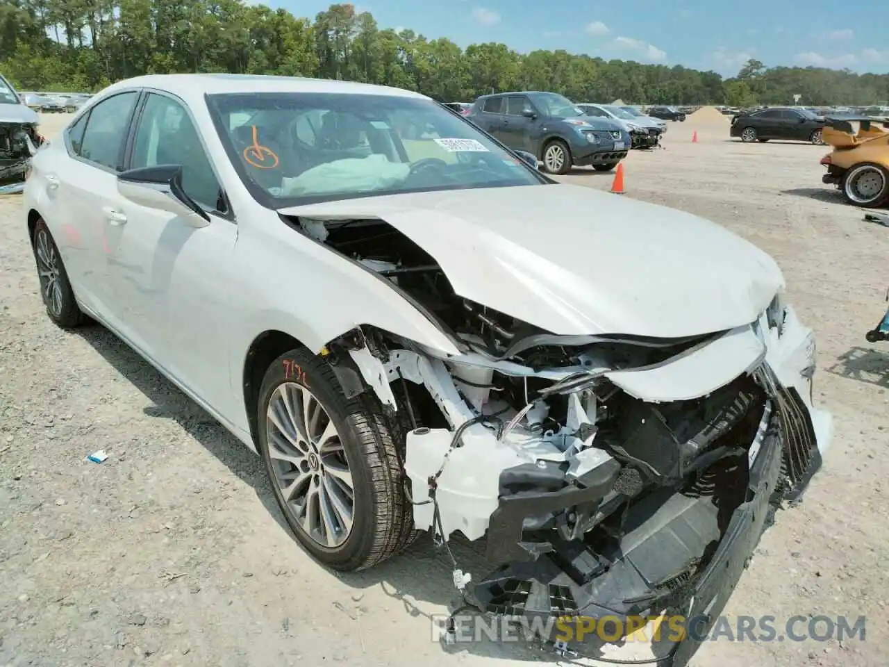 1 Photograph of a damaged car 58ADZ1B13LU080074 LEXUS ES350 2020