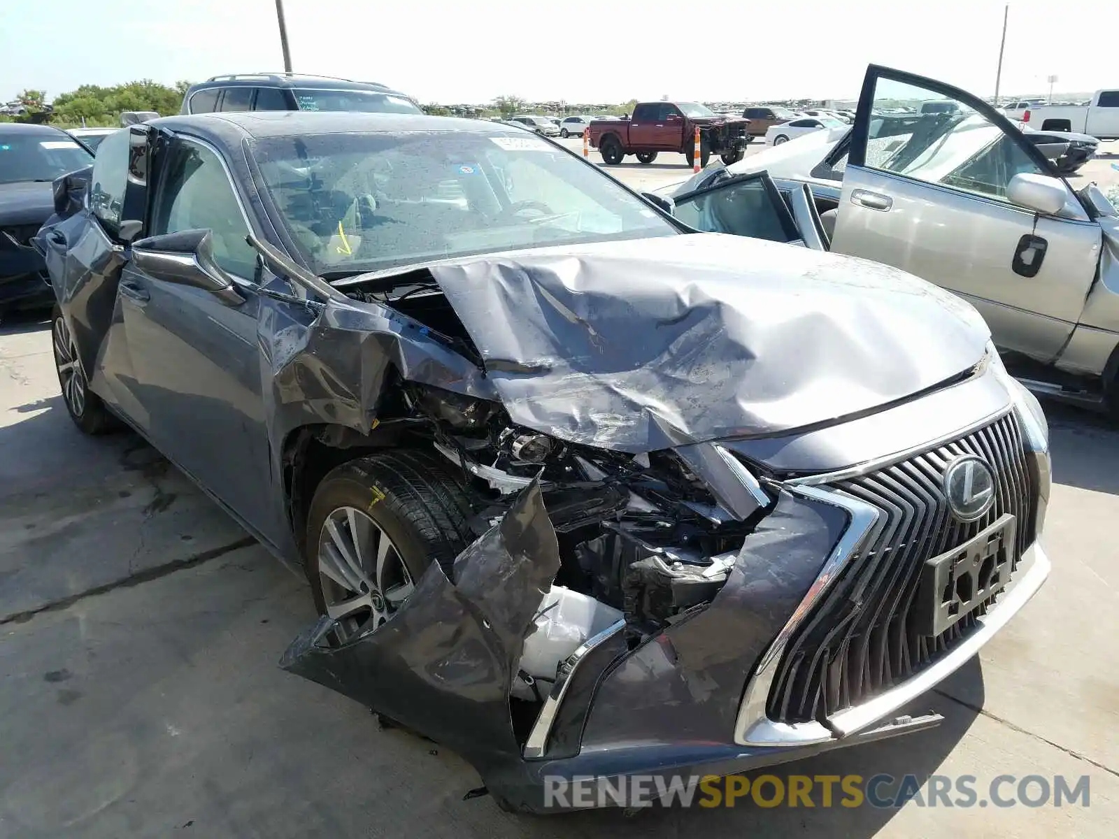 1 Photograph of a damaged car 58ADZ1B14LU062991 LEXUS ES350 2020