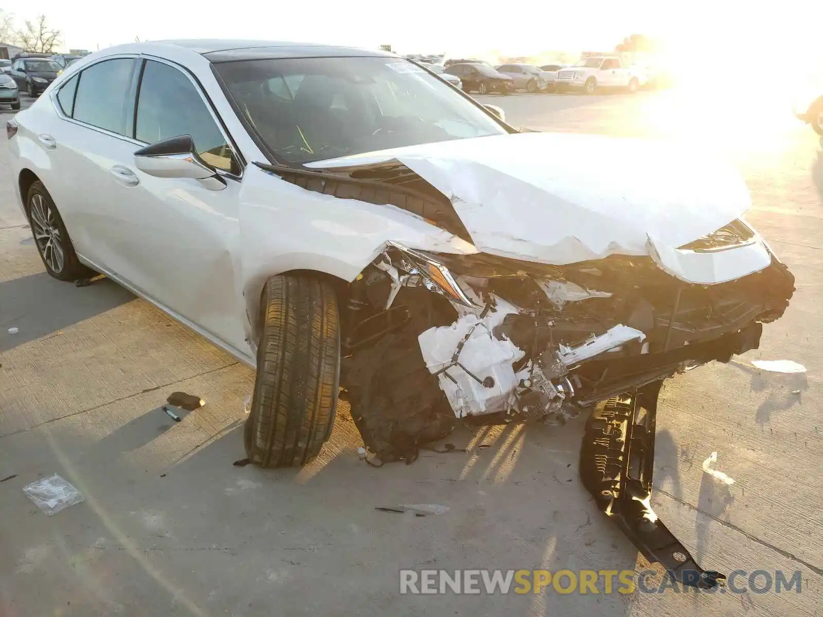 1 Photograph of a damaged car 58ADZ1B14LU065969 LEXUS ES350 2020