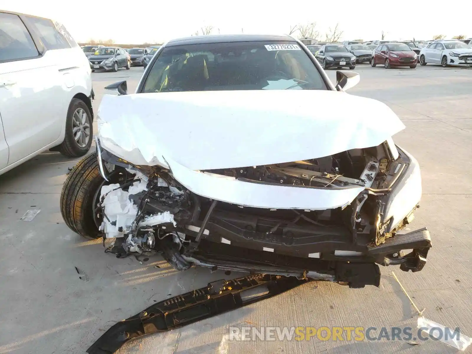 9 Photograph of a damaged car 58ADZ1B14LU065969 LEXUS ES350 2020