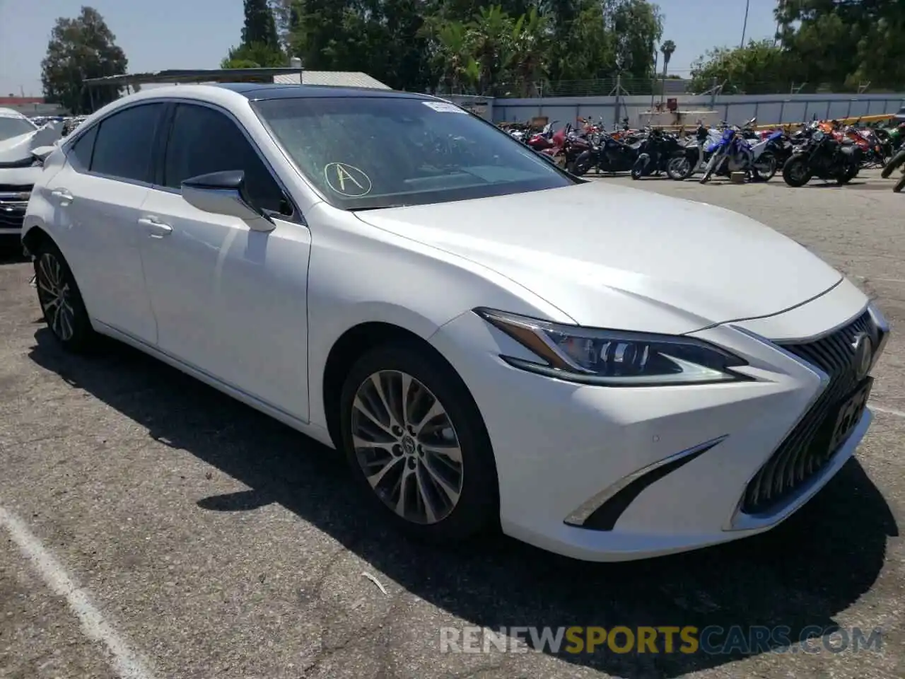 1 Photograph of a damaged car 58ADZ1B15LU059825 LEXUS ES350 2020