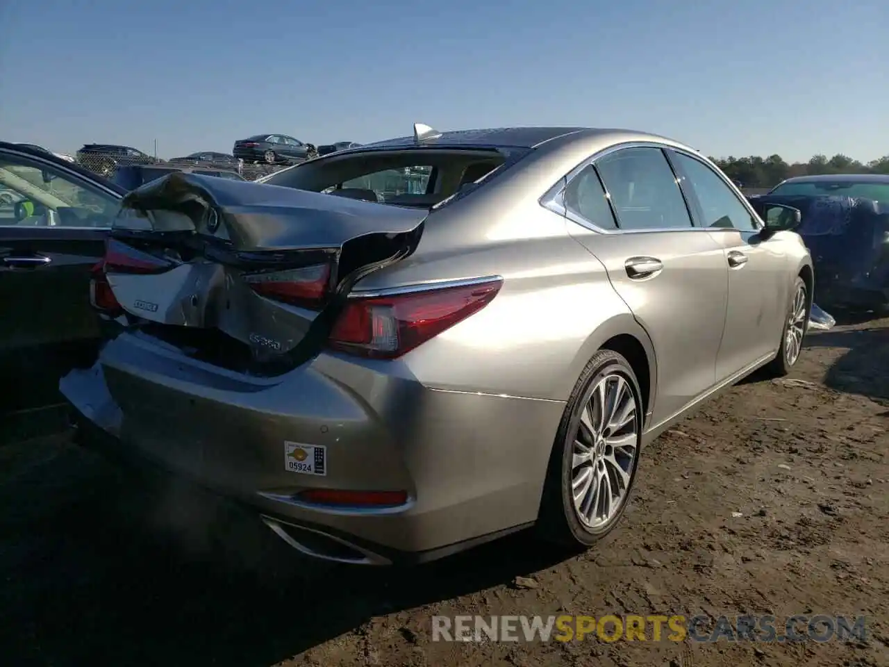 4 Photograph of a damaged car 58ADZ1B15LU060313 LEXUS ES350 2020