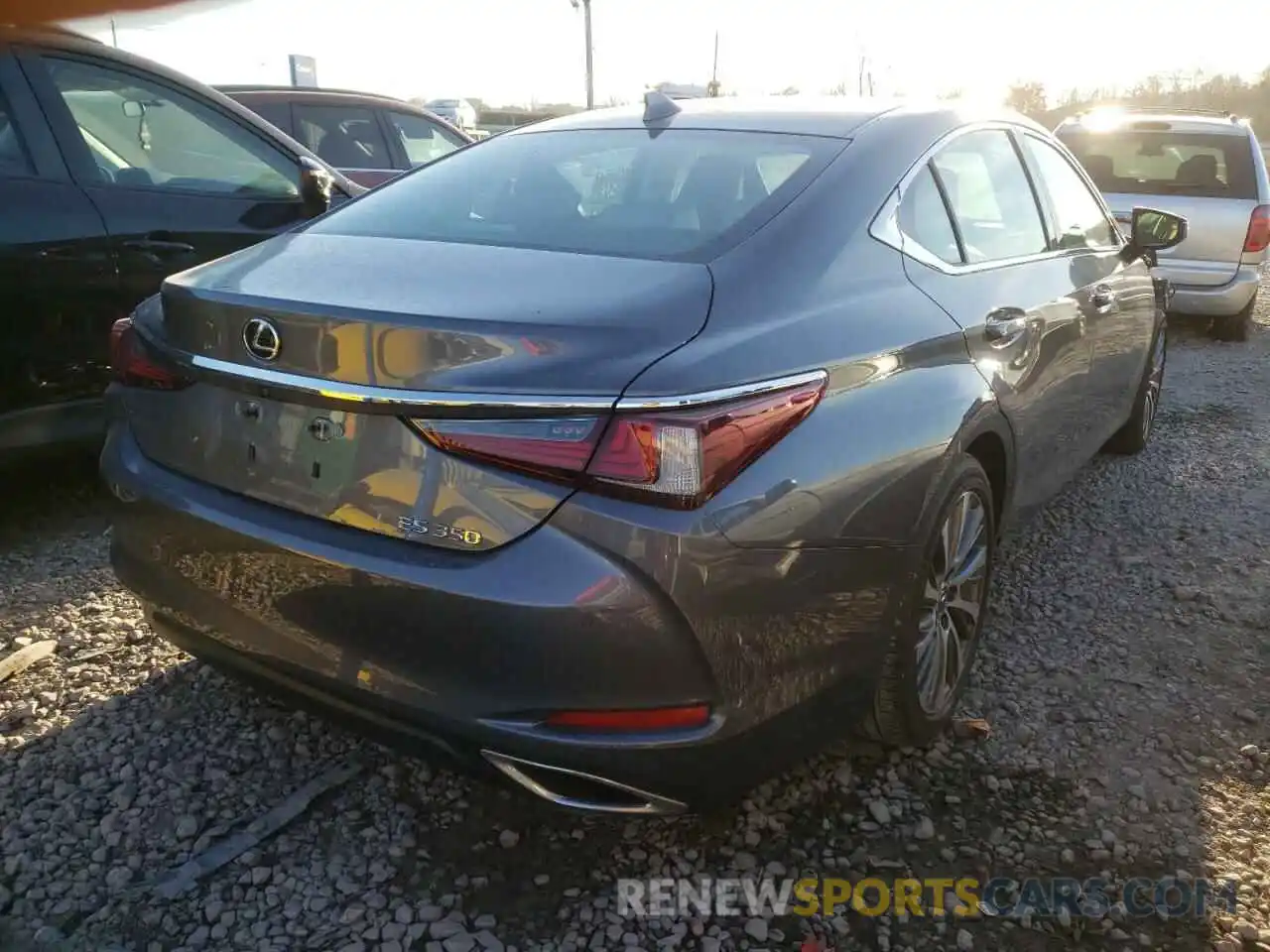 4 Photograph of a damaged car 58ADZ1B15LU069139 LEXUS ES350 2020