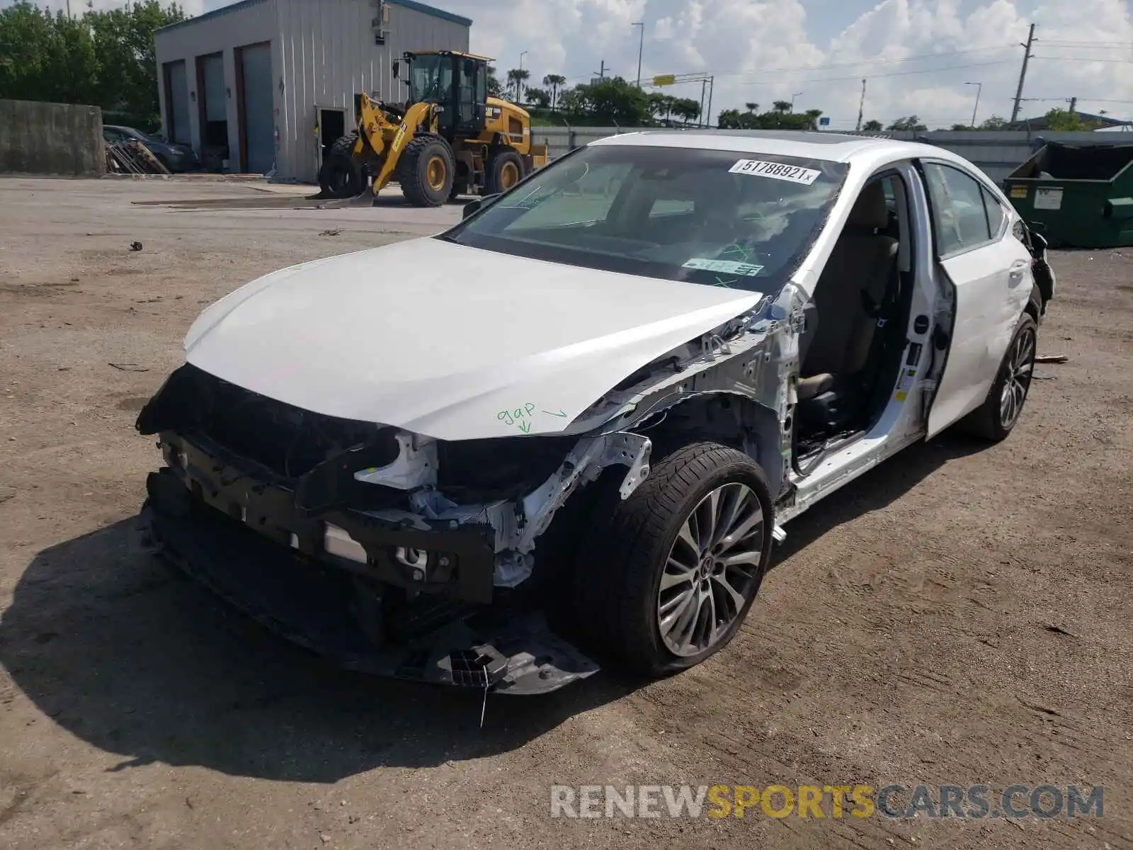 2 Photograph of a damaged car 58ADZ1B15LU070937 LEXUS ES350 2020