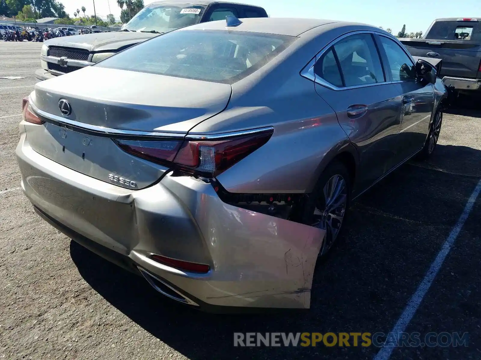 4 Photograph of a damaged car 58ADZ1B15LU074390 LEXUS ES350 2020