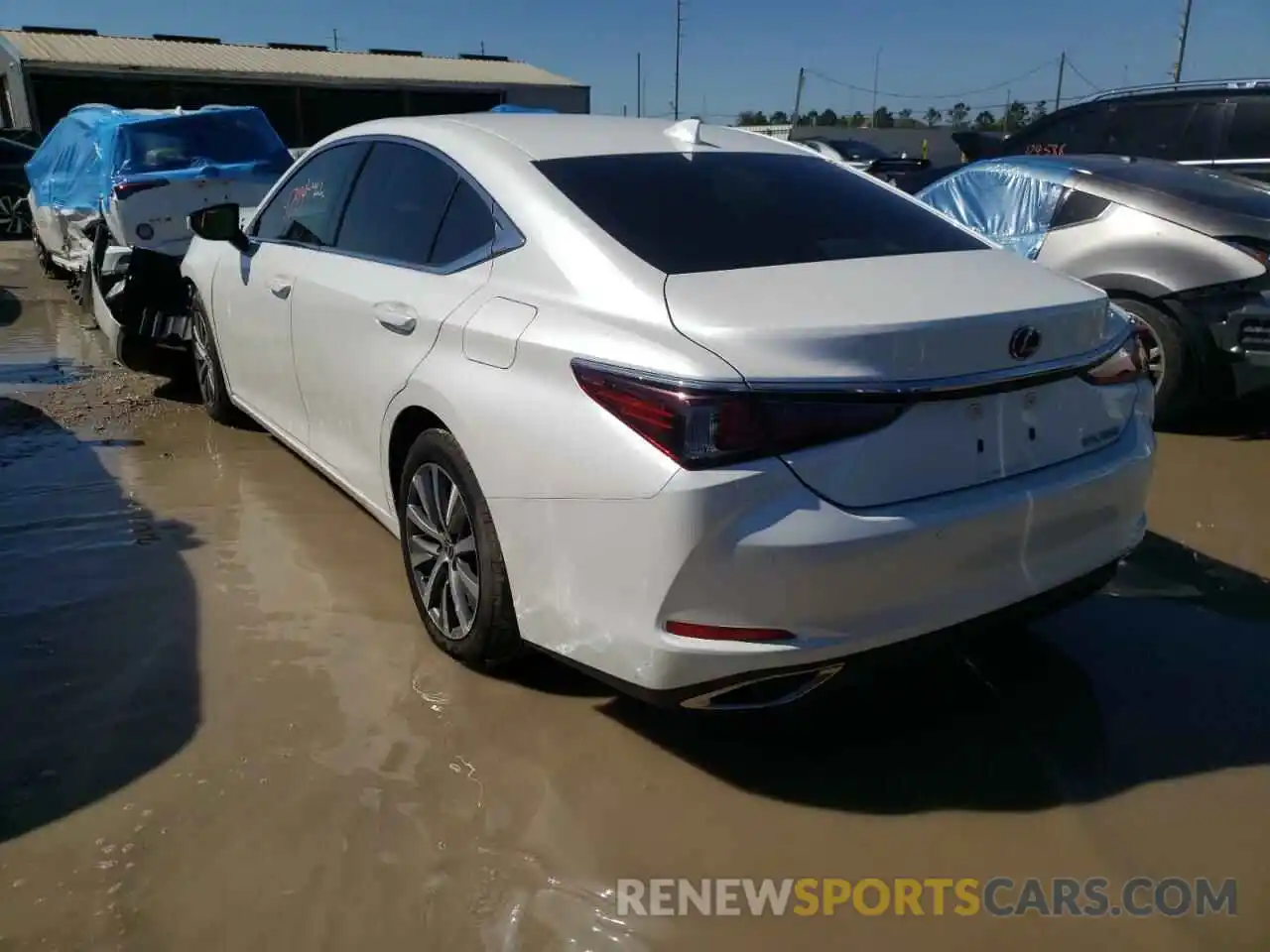 3 Photograph of a damaged car 58ADZ1B16LU053239 LEXUS ES350 2020