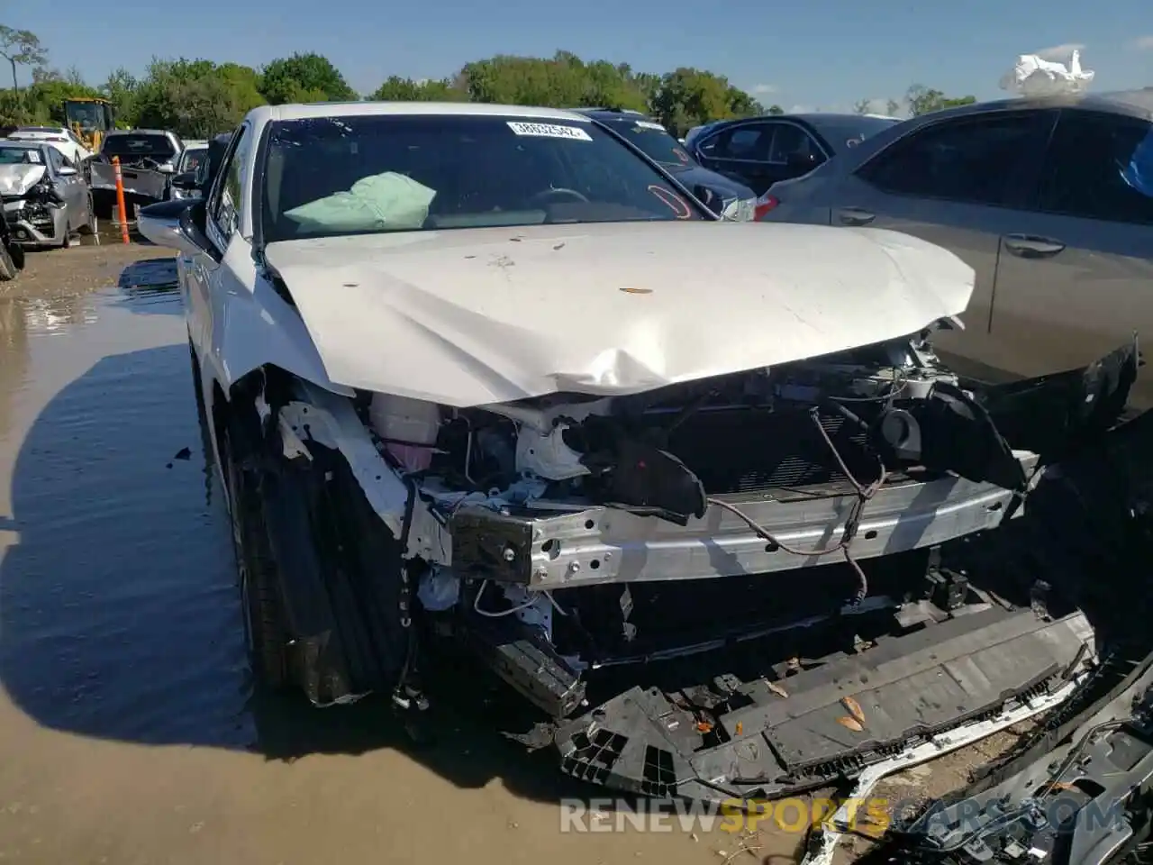 9 Photograph of a damaged car 58ADZ1B16LU053239 LEXUS ES350 2020