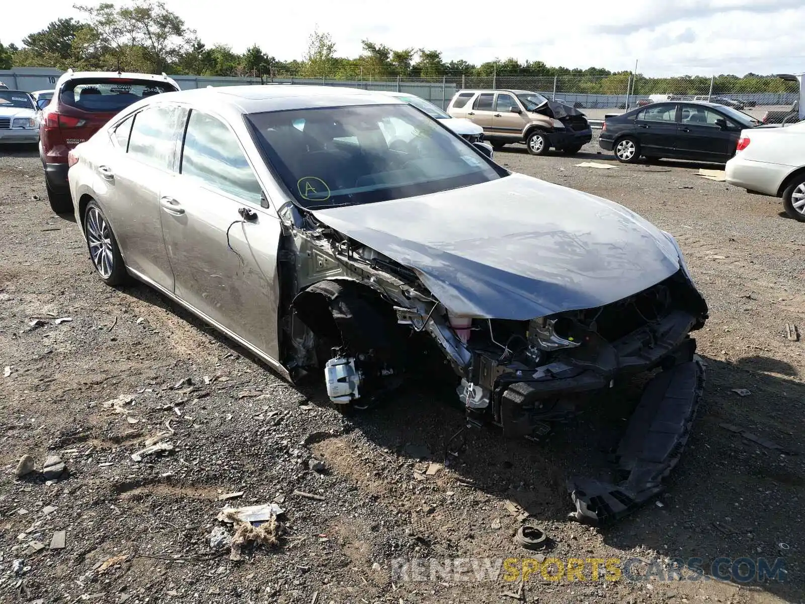 1 Photograph of a damaged car 58ADZ1B16LU055184 LEXUS ES350 2020