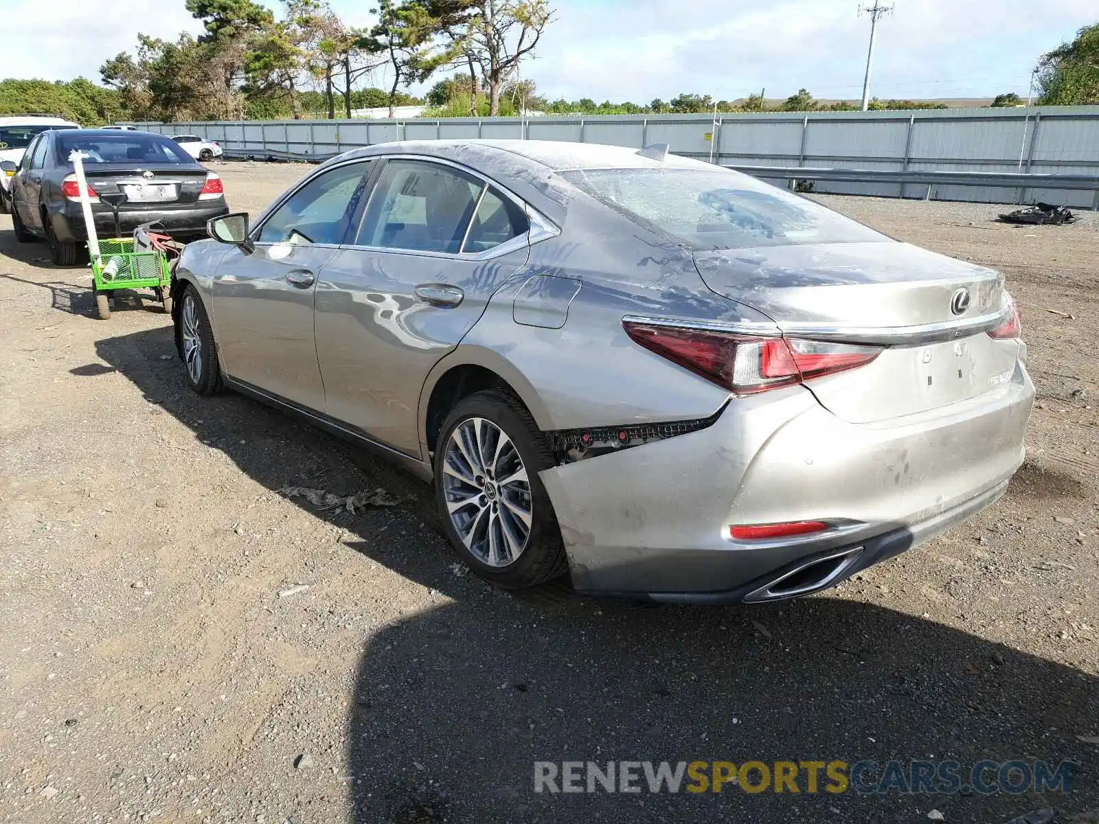 3 Photograph of a damaged car 58ADZ1B16LU055184 LEXUS ES350 2020