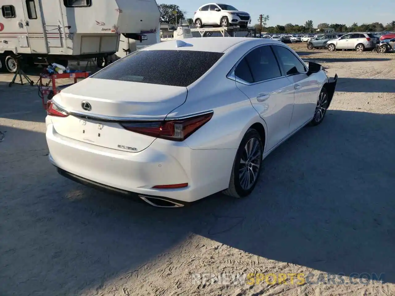 4 Фотография поврежденного автомобиля 58ADZ1B16LU056609 LEXUS ES350 2020