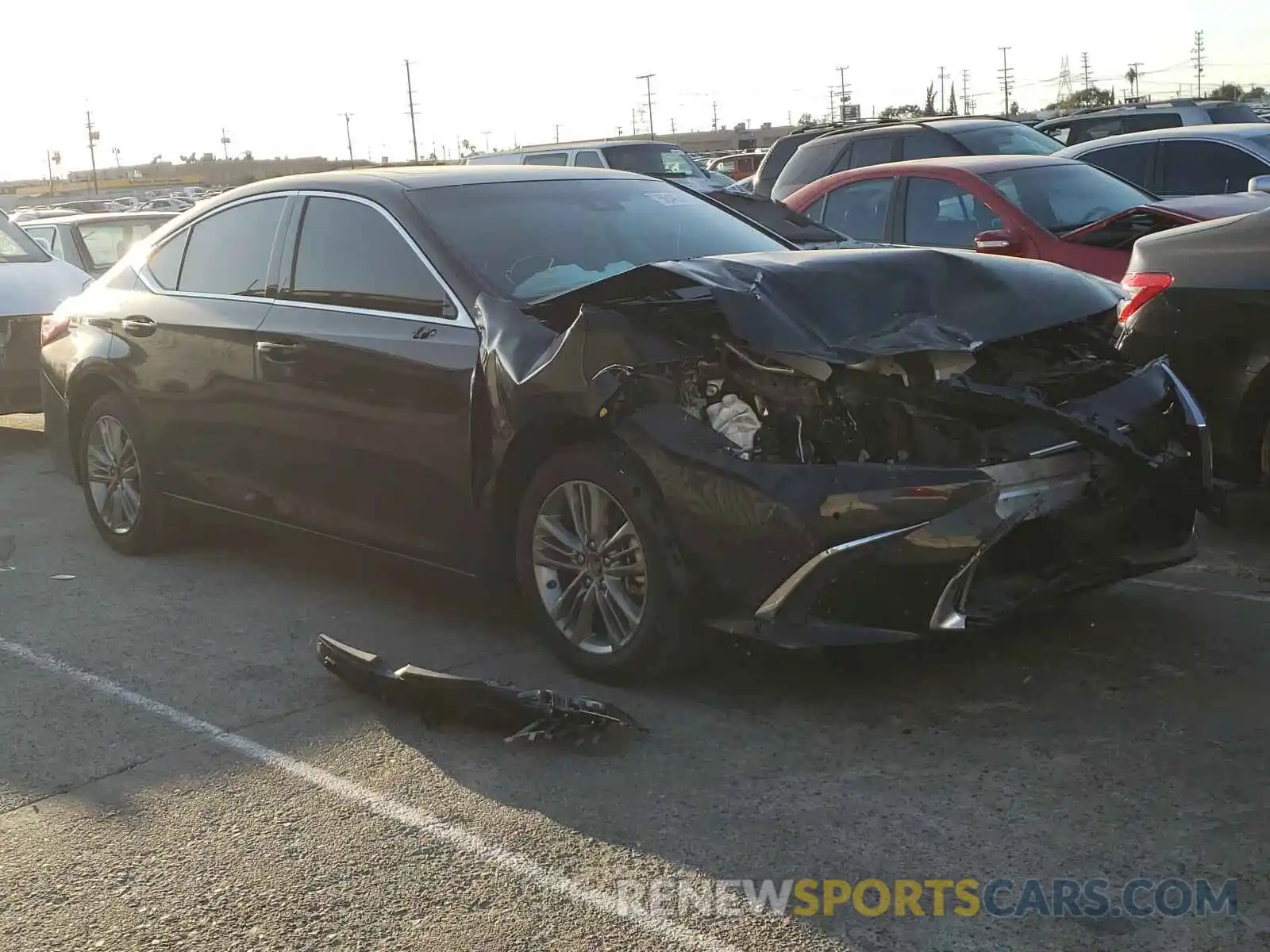 1 Photograph of a damaged car 58ADZ1B16LU058988 LEXUS ES350 2020