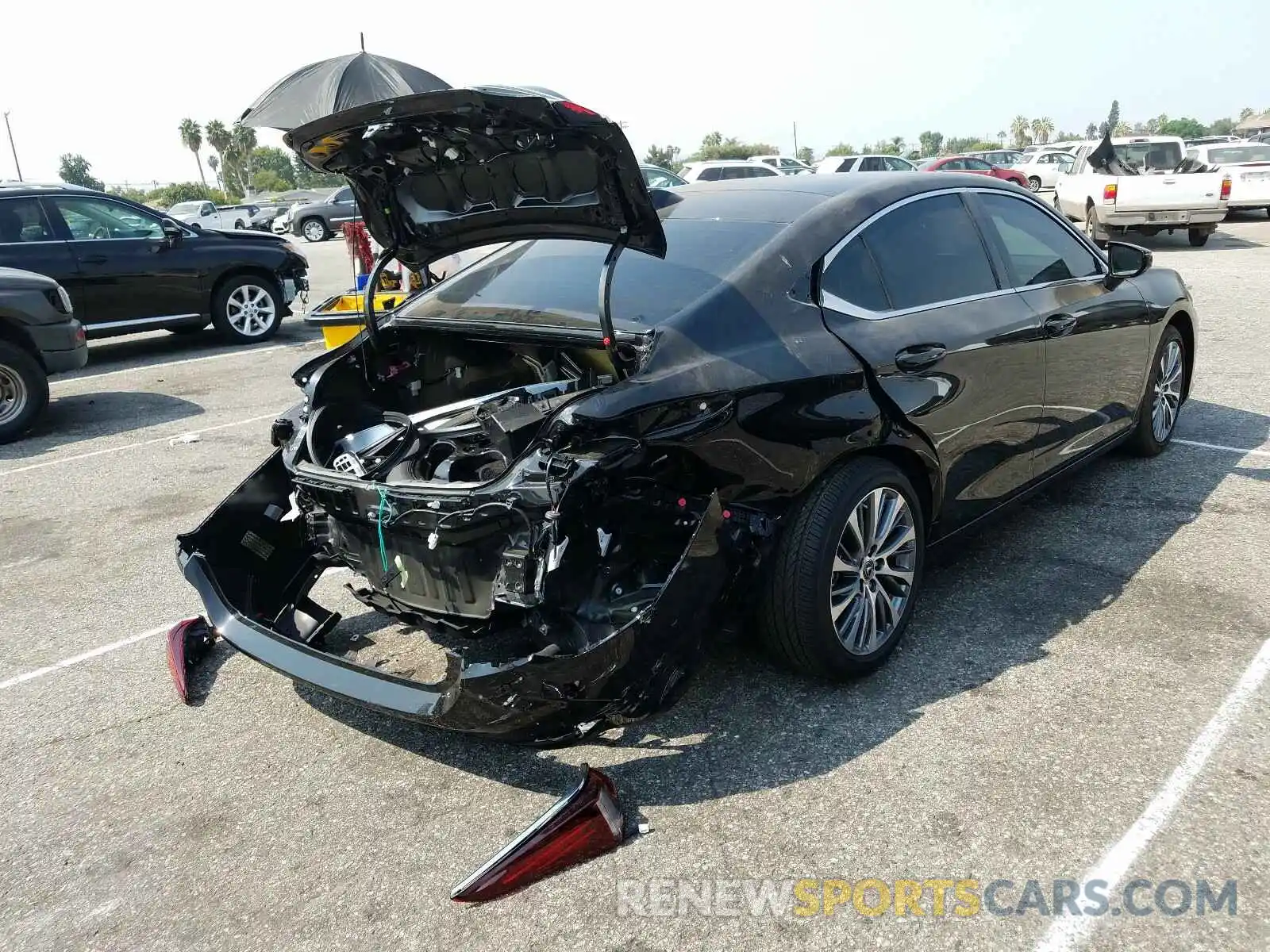 4 Photograph of a damaged car 58ADZ1B16LU059963 LEXUS ES350 2020