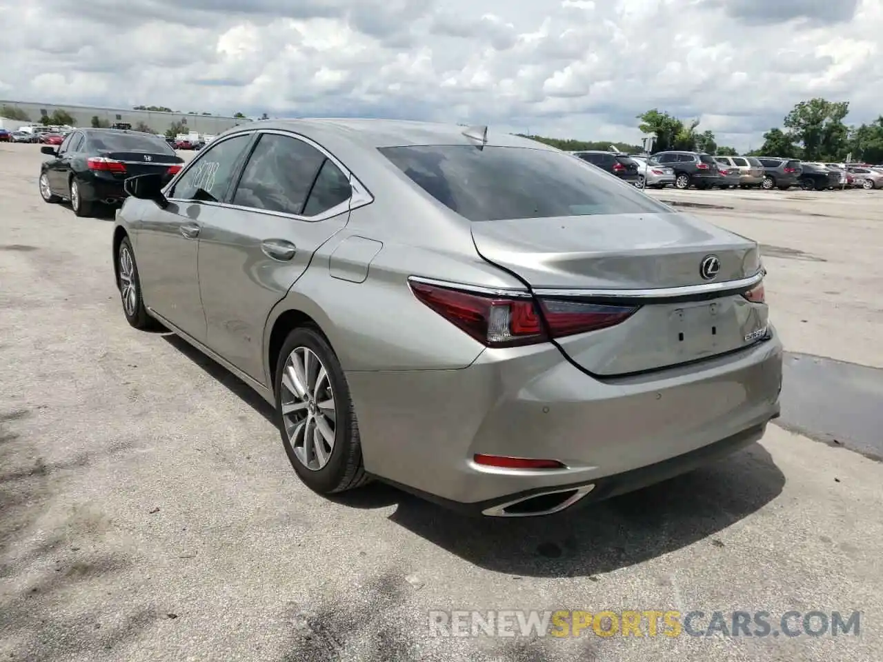 3 Photograph of a damaged car 58ADZ1B16LU061423 LEXUS ES350 2020