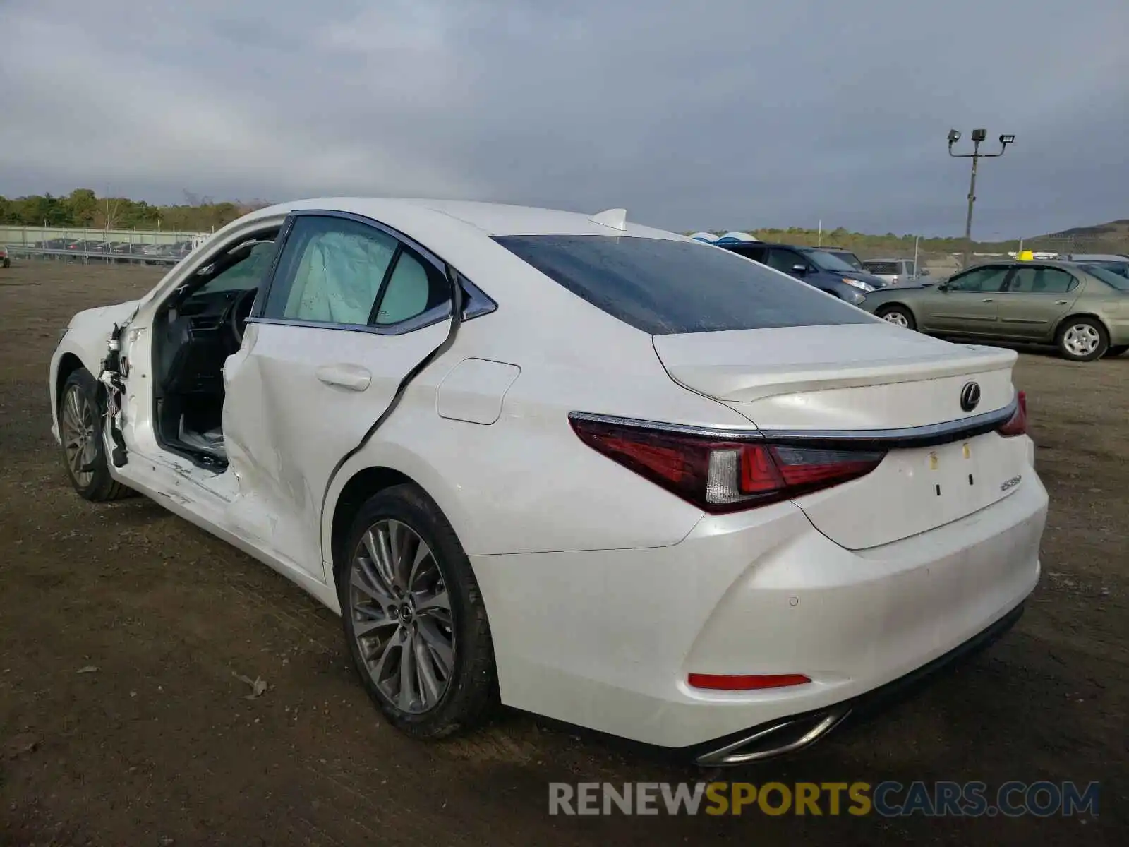 3 Photograph of a damaged car 58ADZ1B16LU062670 LEXUS ES350 2020