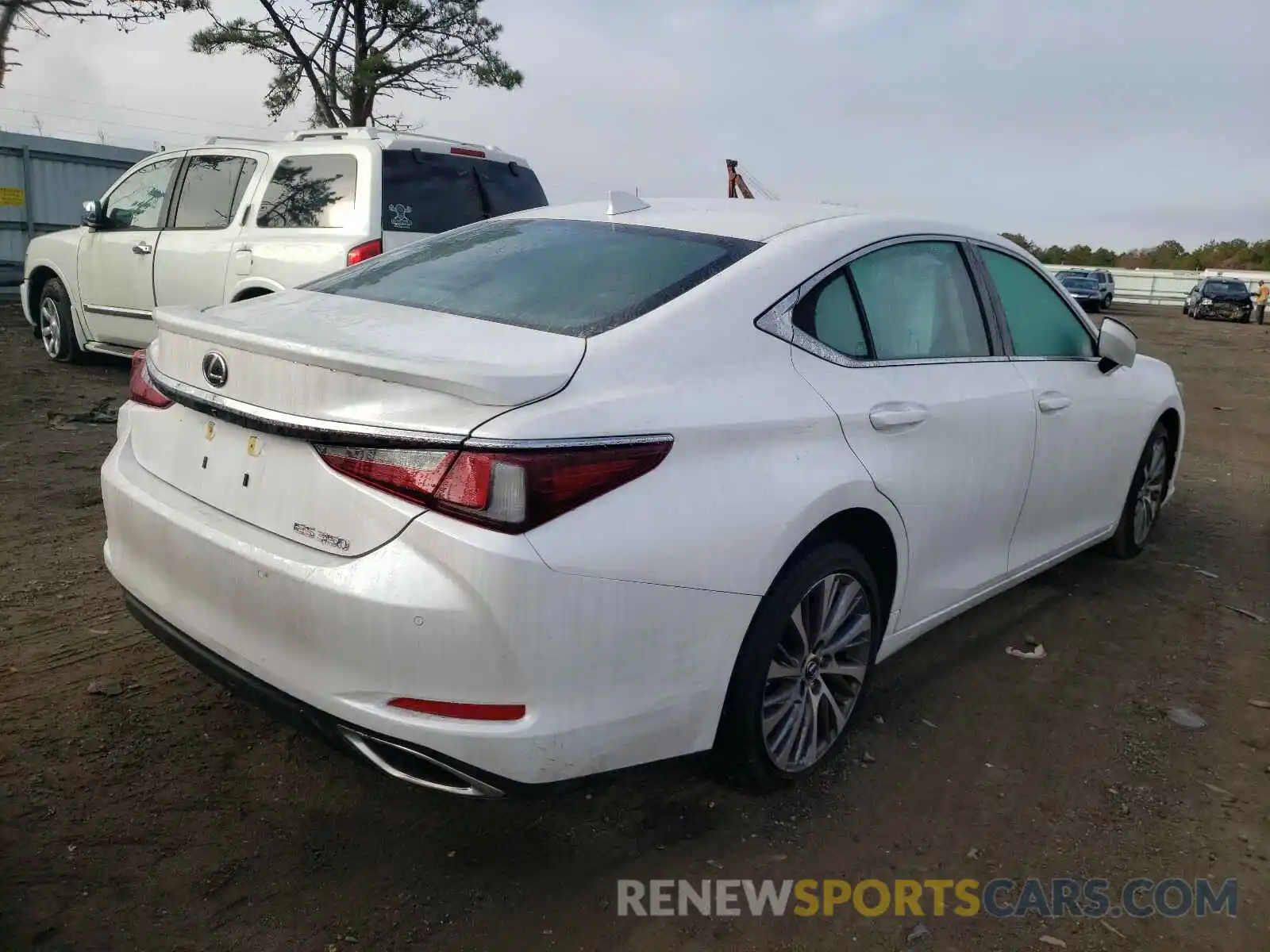 4 Photograph of a damaged car 58ADZ1B16LU062670 LEXUS ES350 2020