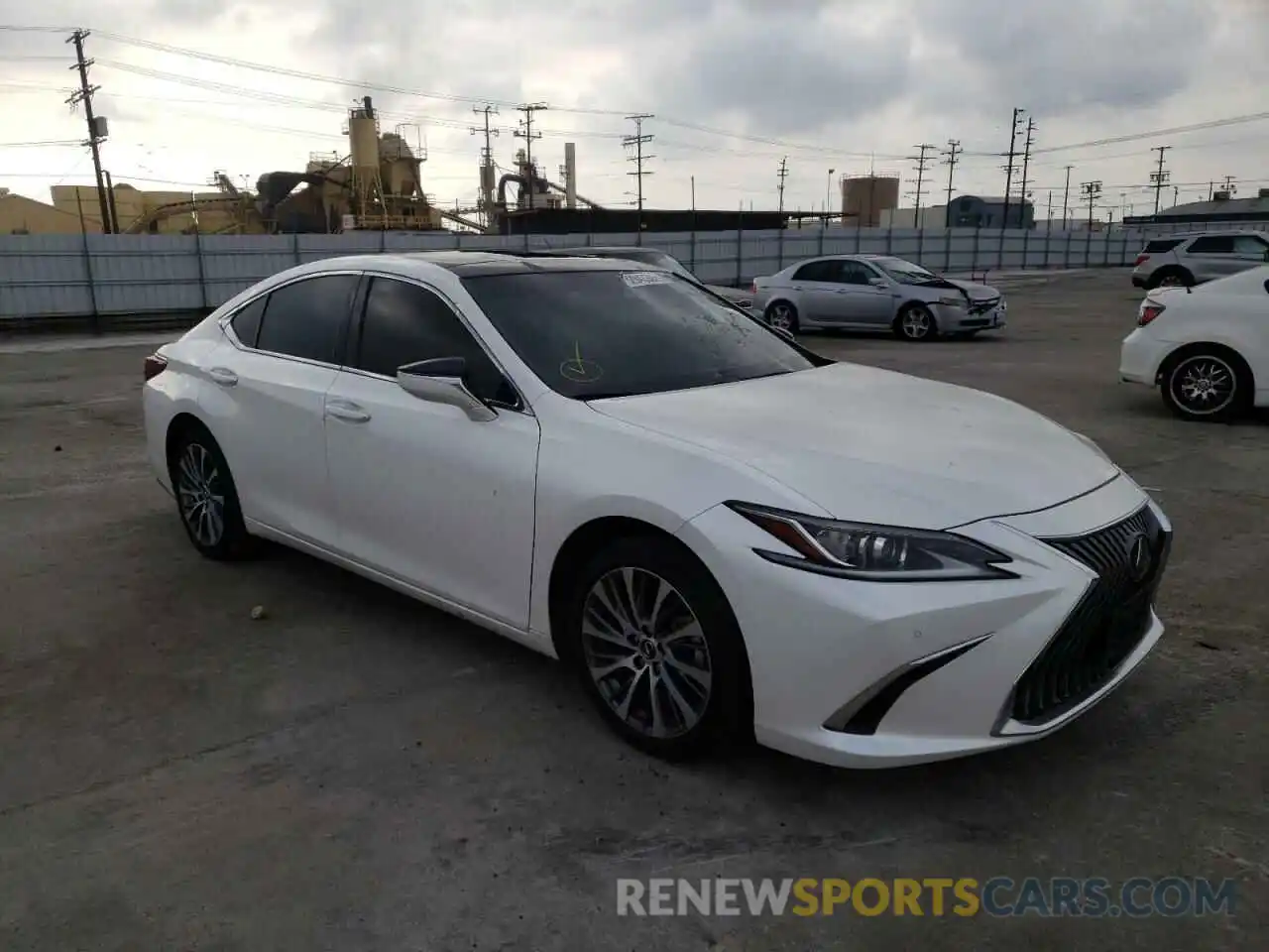 1 Photograph of a damaged car 58ADZ1B16LU063656 LEXUS ES350 2020