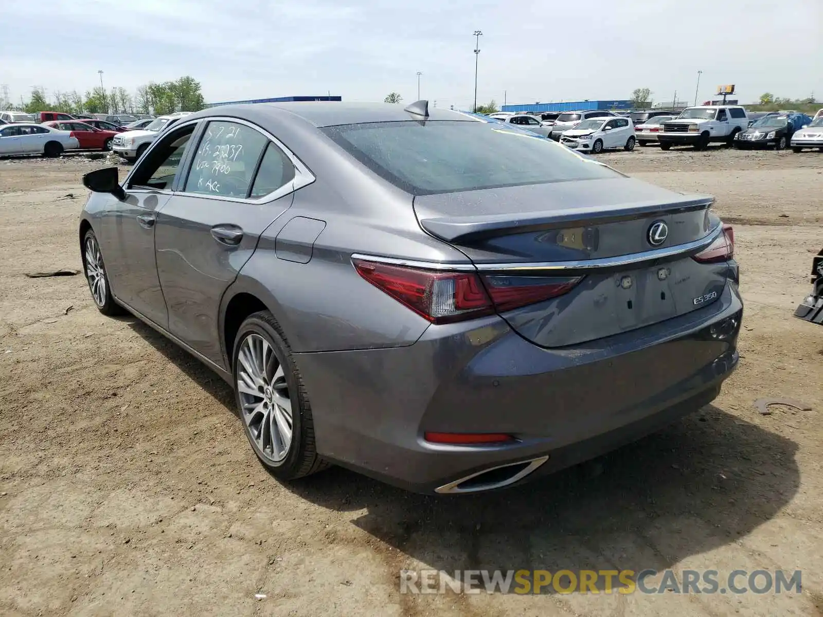 3 Photograph of a damaged car 58ADZ1B16LU077900 LEXUS ES350 2020