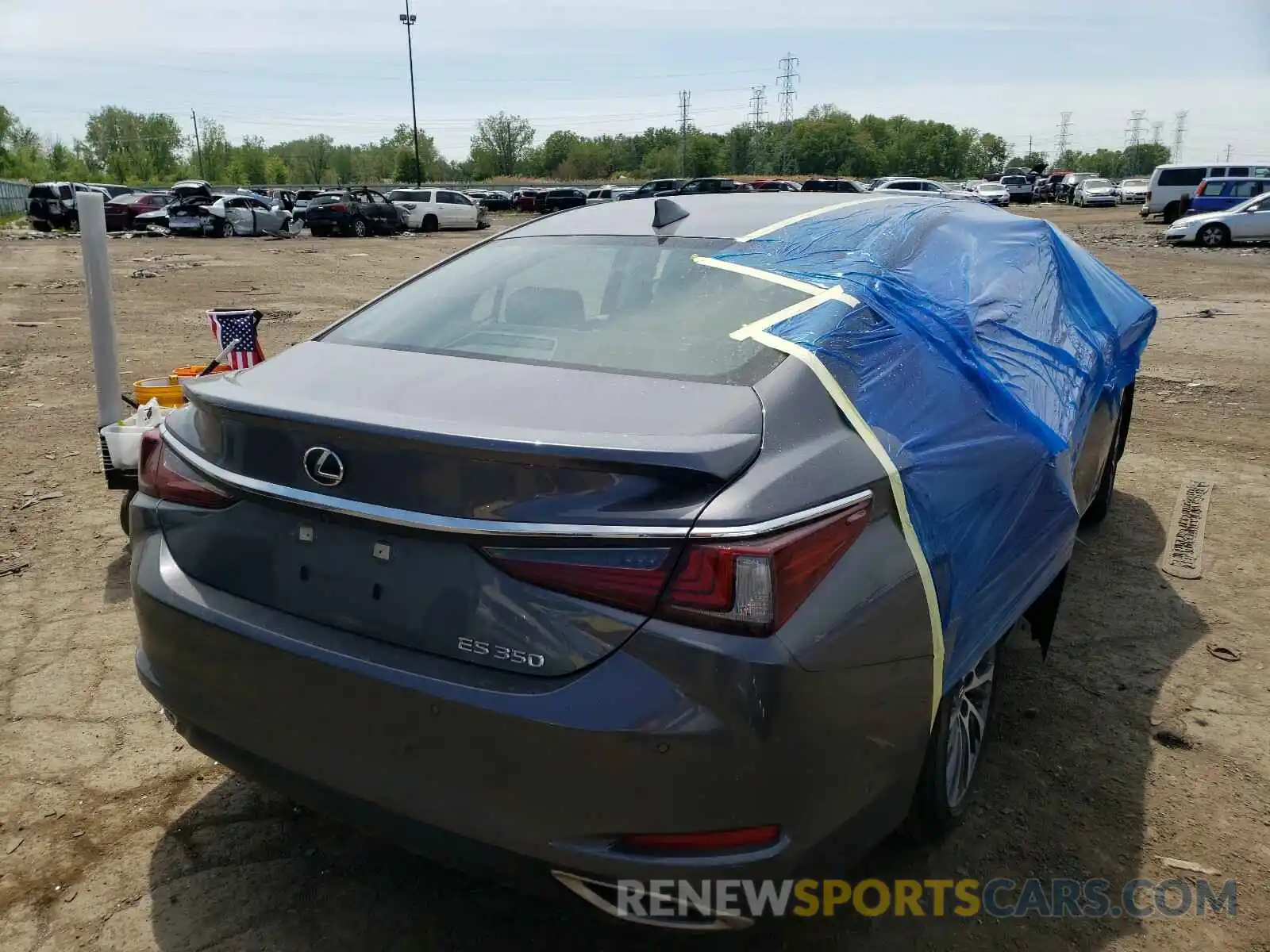 4 Photograph of a damaged car 58ADZ1B16LU077900 LEXUS ES350 2020