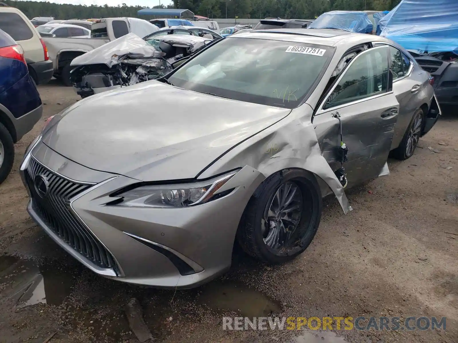 9 Photograph of a damaged car 58ADZ1B16LU078125 LEXUS ES350 2020