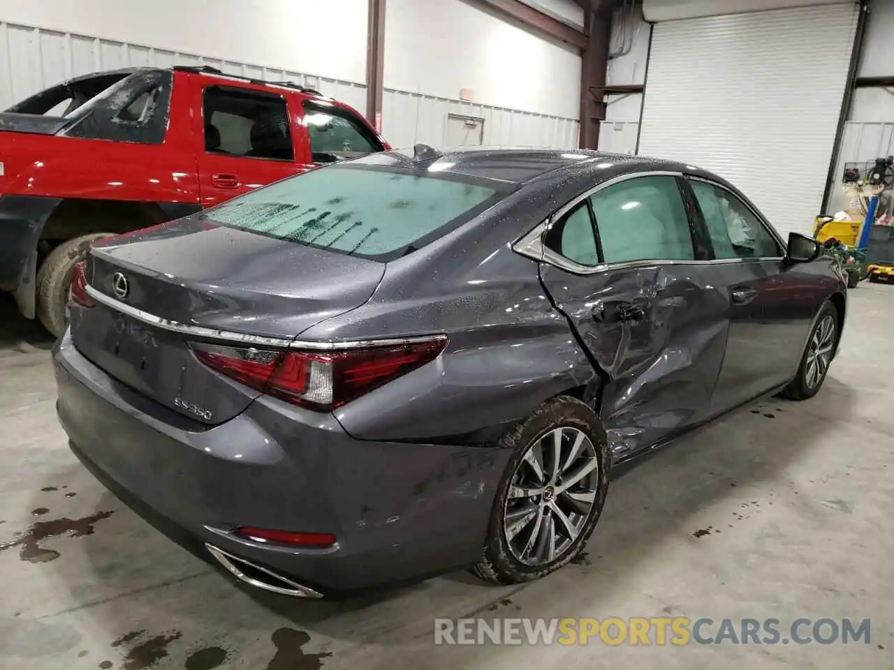 4 Photograph of a damaged car 58ADZ1B16LU079484 LEXUS ES350 2020