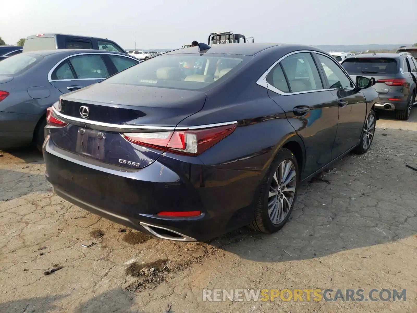 4 Photograph of a damaged car 58ADZ1B17LU053475 LEXUS ES350 2020