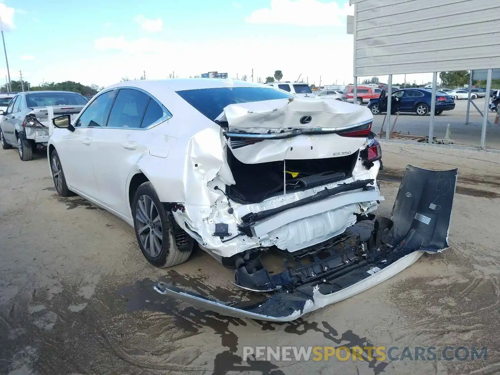 3 Photograph of a damaged car 58ADZ1B17LU053699 LEXUS ES350 2020