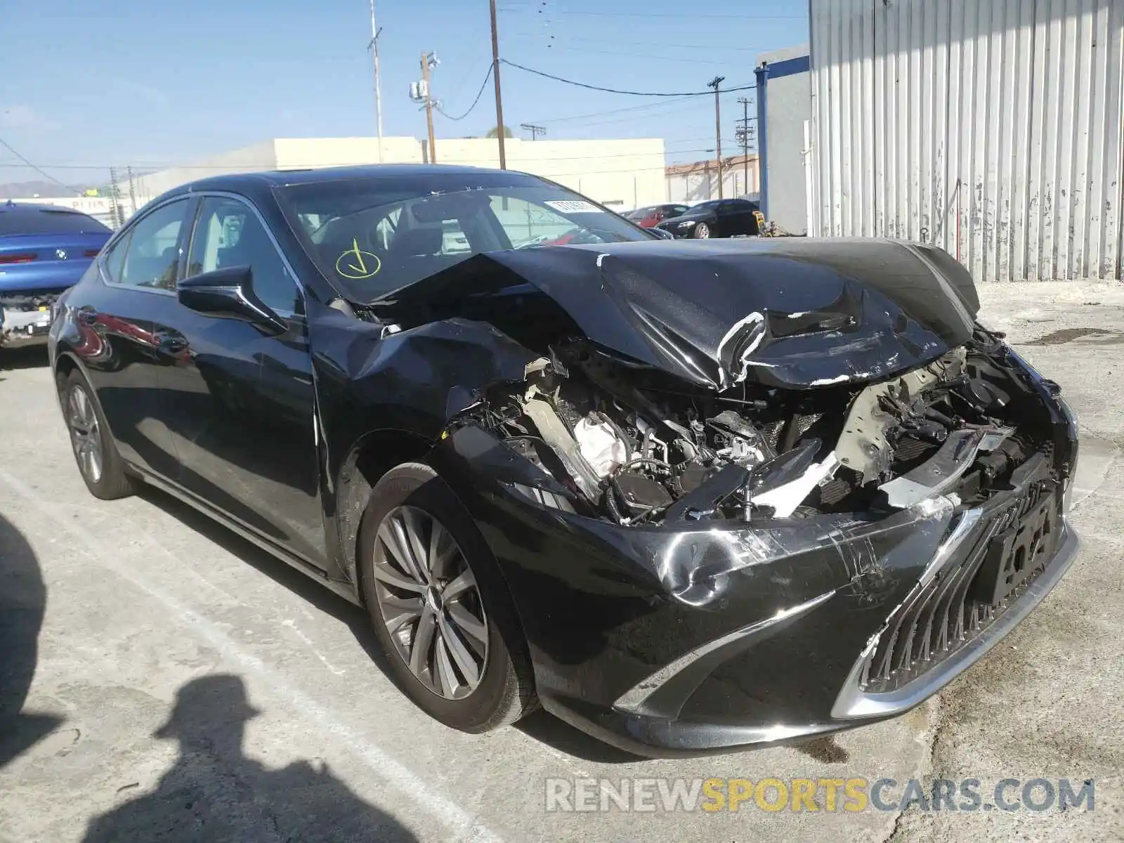 1 Photograph of a damaged car 58ADZ1B17LU056537 LEXUS ES350 2020