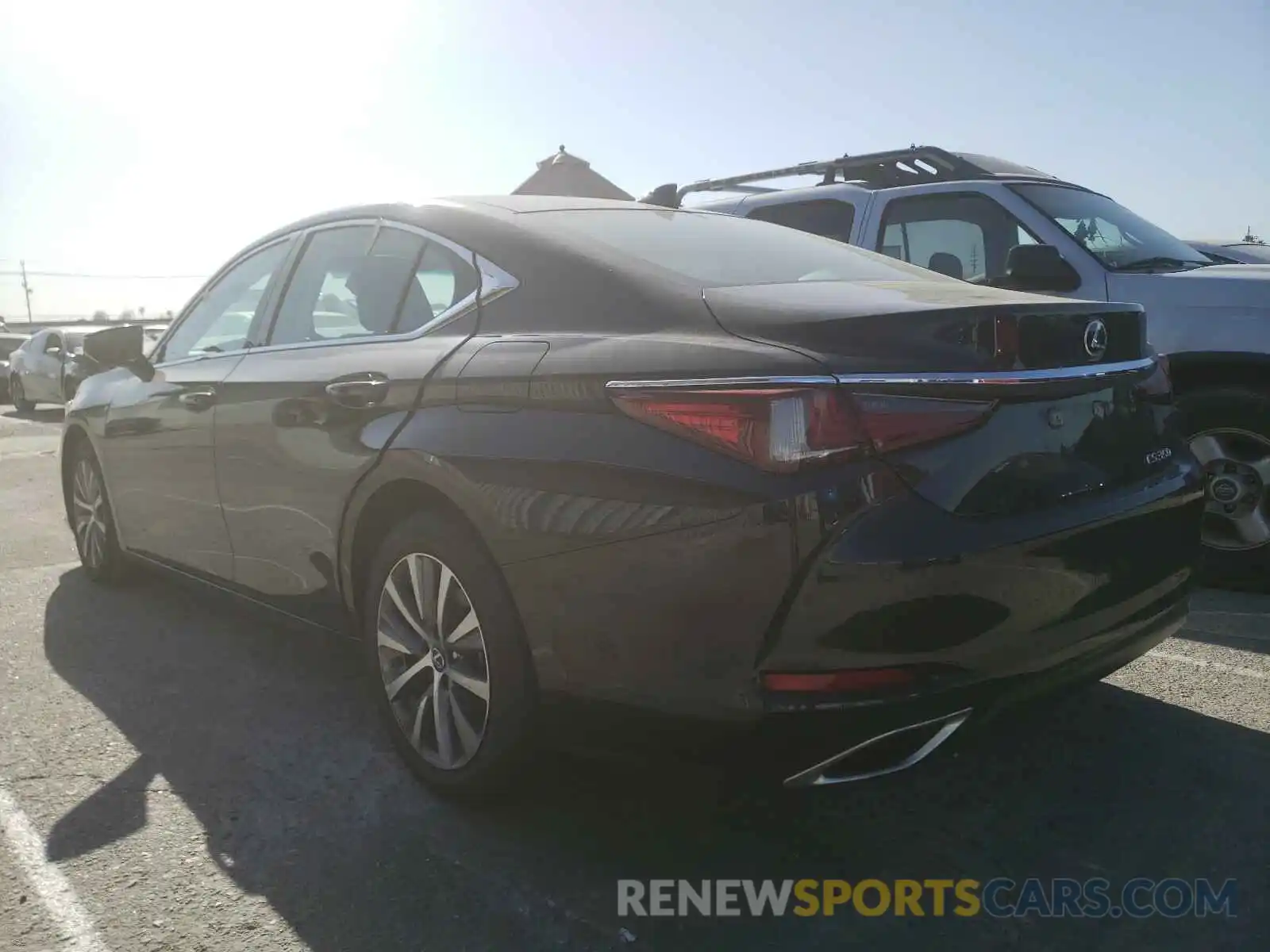 3 Photograph of a damaged car 58ADZ1B17LU056537 LEXUS ES350 2020