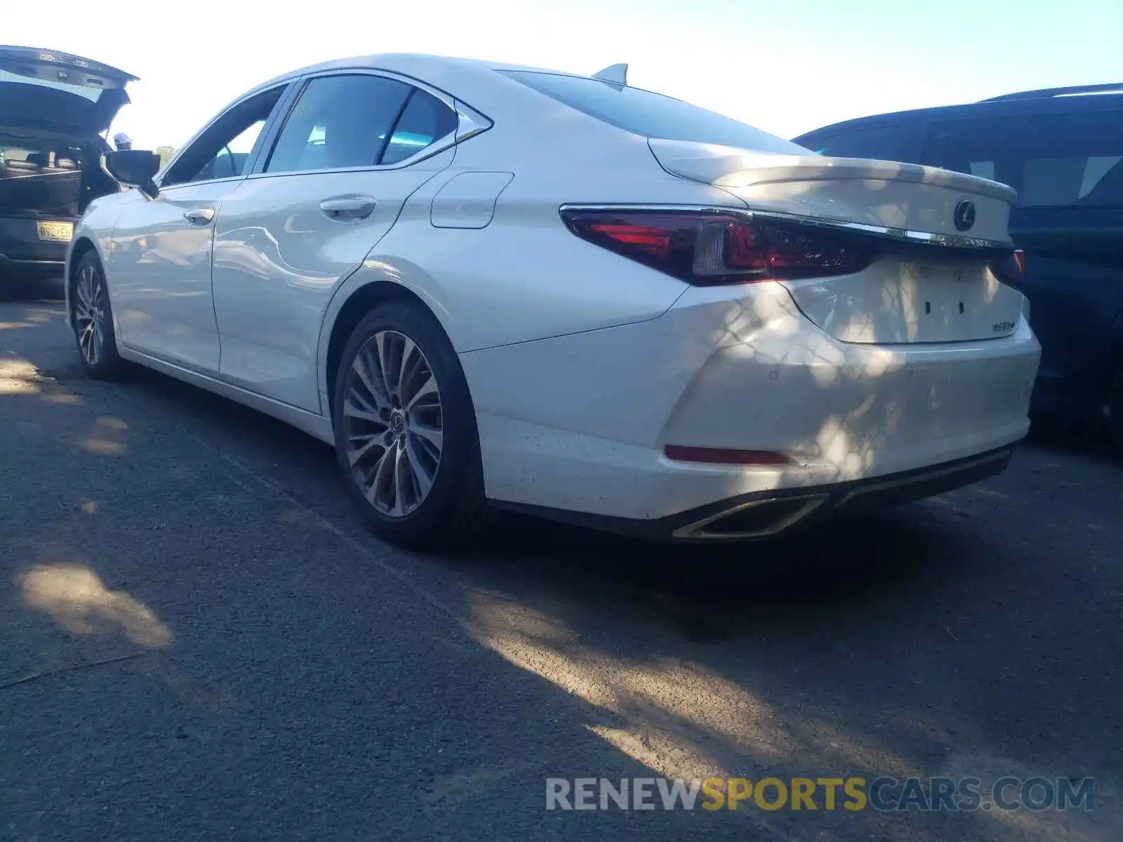 3 Photograph of a damaged car 58ADZ1B17LU061544 LEXUS ES350 2020