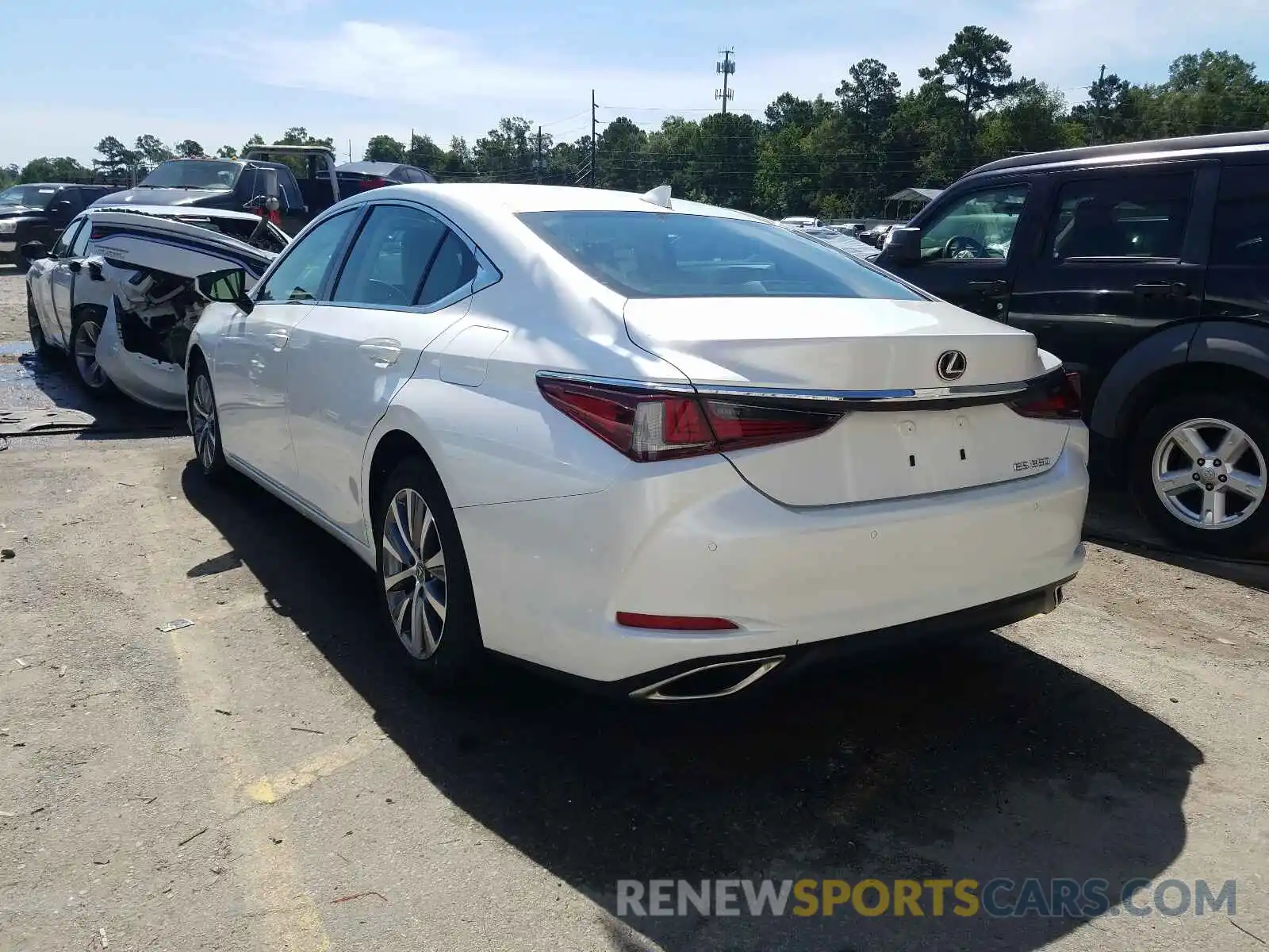 3 Photograph of a damaged car 58ADZ1B17LU061561 LEXUS ES350 2020