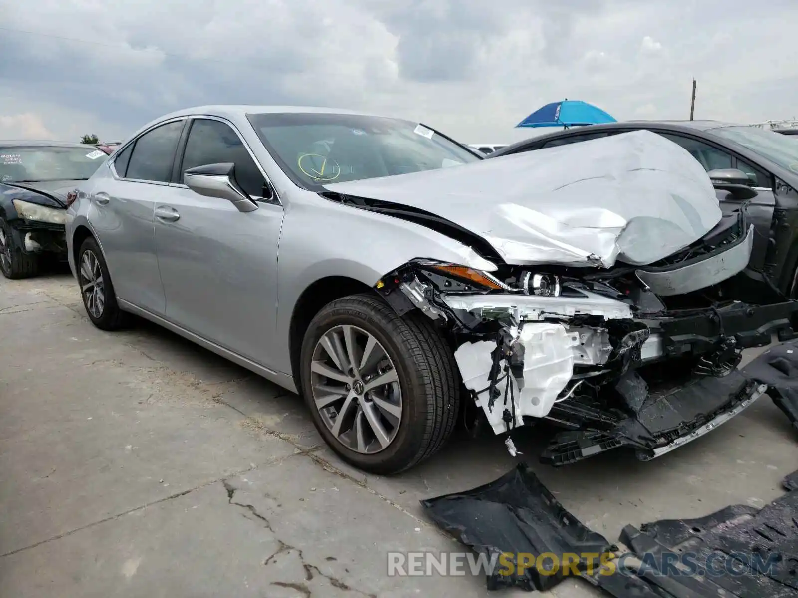 1 Photograph of a damaged car 58ADZ1B17LU068204 LEXUS ES350 2020