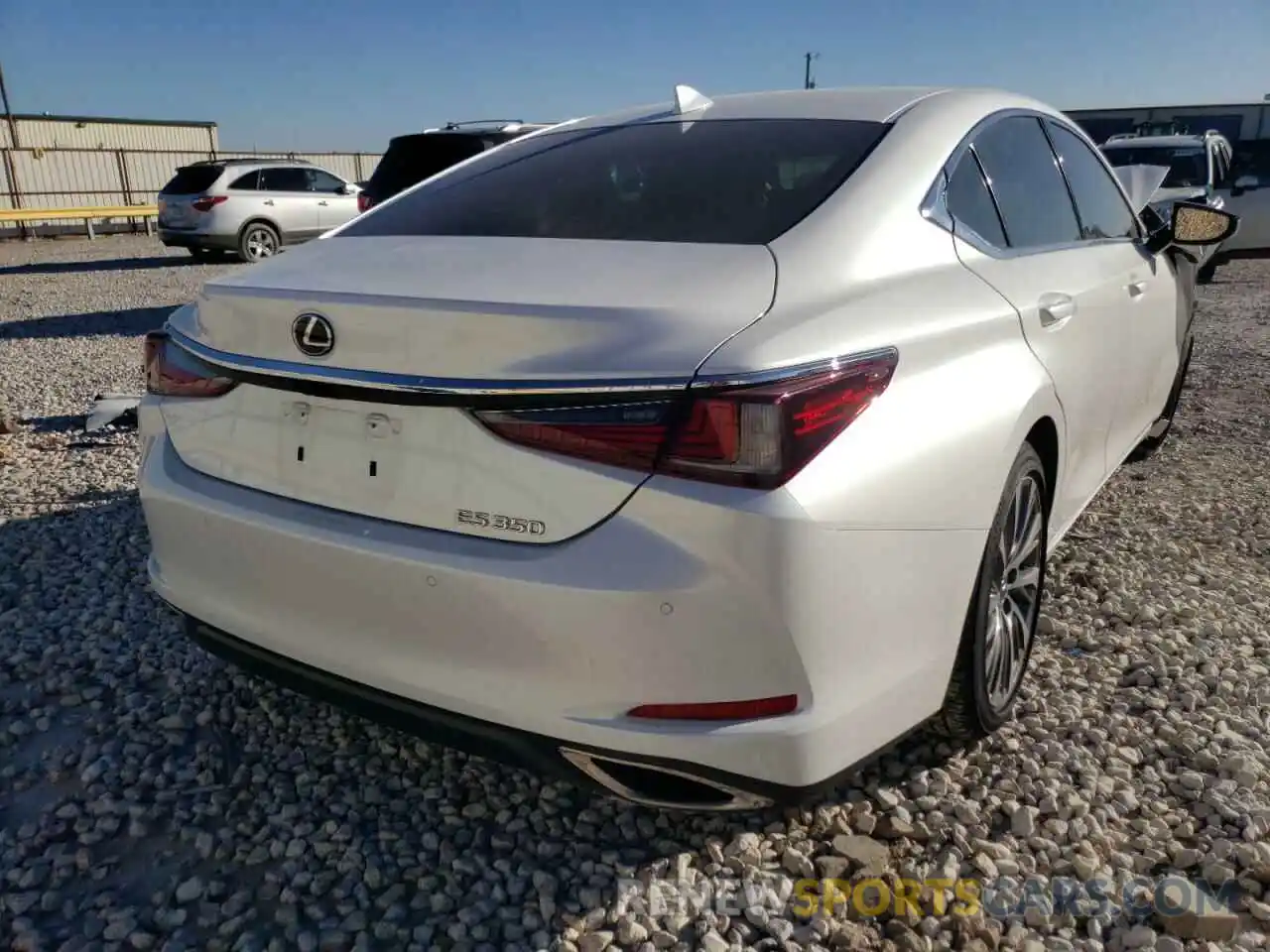 4 Photograph of a damaged car 58ADZ1B17LU076836 LEXUS ES350 2020