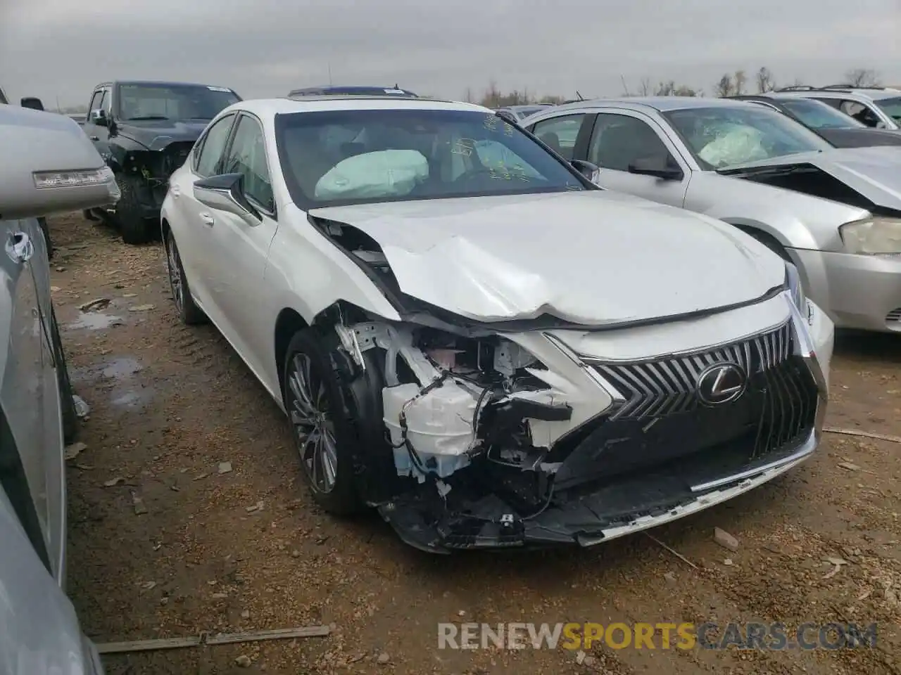 1 Photograph of a damaged car 58ADZ1B17LU079204 LEXUS ES350 2020